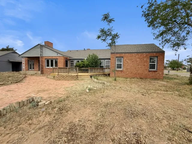 Single Family Residence For Sale in Dawson County , 1001 N 3rd Street, Lamesa, Texas 79331, 4 Bedroom, 2 Bathroom, 2 Garage spaces, 3,121 Sqft, built in 1936, mls#21297745, Real Estate Agent in Lamesa, Homes For Sale in Dawson county, Homes For Sale in Lamesa, Realtor in Lamesa Texas, Real Estate Brokerage Independent Realty Texas, Luminita Cordes Realtor