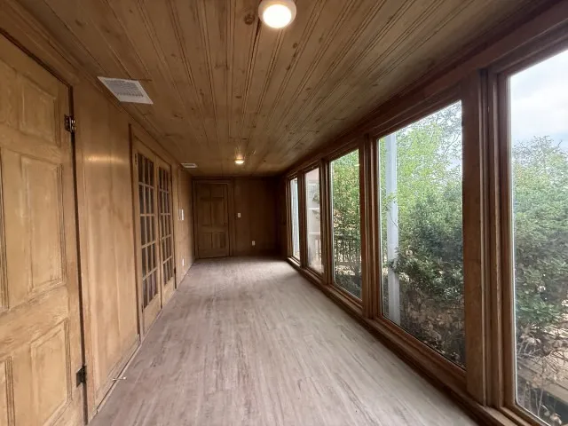 Single Family Residence For Sale in Dawson County , 1001 N 3rd Street, Lamesa, Texas 79331, 4 Bedroom, 2 Bathroom, 2 Garage spaces, 3,121 Sqft, built in 1936, mls#21297745, Real Estate Agent in Lamesa, Homes For Sale in Dawson county, Homes For Sale in Lamesa, Realtor in Lamesa Texas, Real Estate Brokerage Independent Realty Texas, Luminita Cordes Realtor