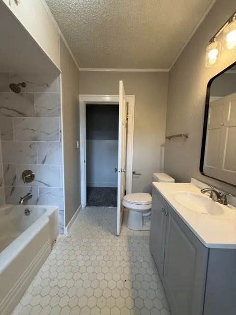 Single Family Residence For Sale in Dawson County , 1001 N 3rd Street, Lamesa, Texas 79331, 4 Bedroom, 2 Bathroom, 2 Garage spaces, 3,121 Sqft, built in 1936, mls#21297745, Real Estate Agent in Lamesa, Homes For Sale in Dawson county, Homes For Sale in Lamesa, Realtor in Lamesa Texas, Real Estate Brokerage Independent Realty Texas, Luminita Cordes Realtor