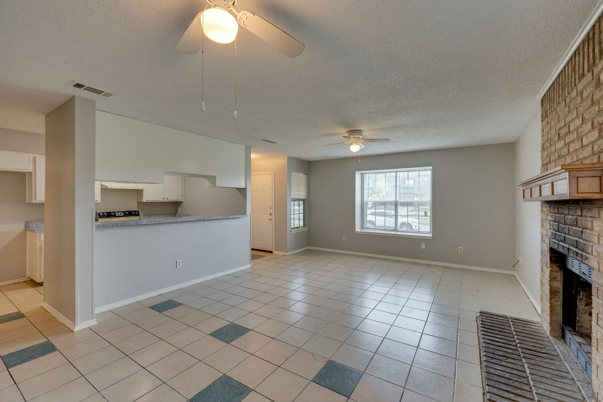 Single Family Residence For Rent in Tarrant County , 3422 Heritage Lane, Forest Hill, Texas 76140, 3 Bedroom, 2 Bathroom, Garage spaces, 1,300 Sqft, built in 1986, mls#21297549, Real Estate Agent in Forest Hill, Homes For Rent in Tarrant county, Homes For Rent in Forest Hill, Realtor in Forest Hill Texas, Real Estate Brokerage Independent Realty Texas, Luminita Cordes Realtor