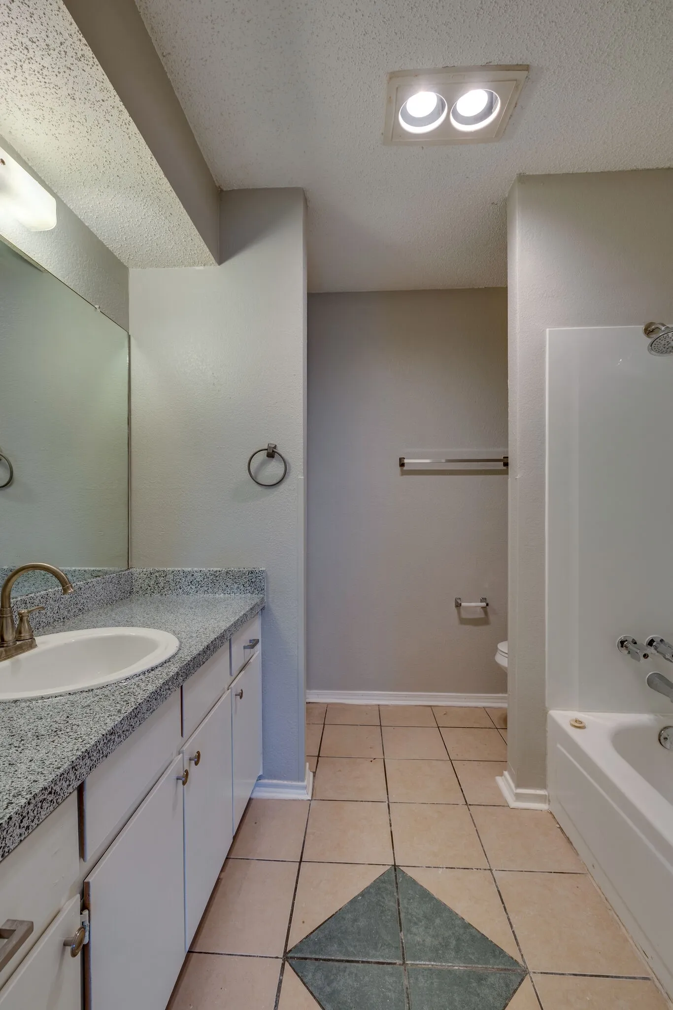 Single Family Residence For Rent in Tarrant County , 3422 Heritage Lane, Forest Hill, Texas 76140, 3 Bedroom, 2 Bathroom, Garage spaces, 1,300 Sqft, built in 1986, mls#21297549, Real Estate Agent in Forest Hill, Homes For Rent in Tarrant county, Homes For Rent in Forest Hill, Realtor in Forest Hill Texas, Real Estate Brokerage Independent Realty Texas, Luminita Cordes Realtor