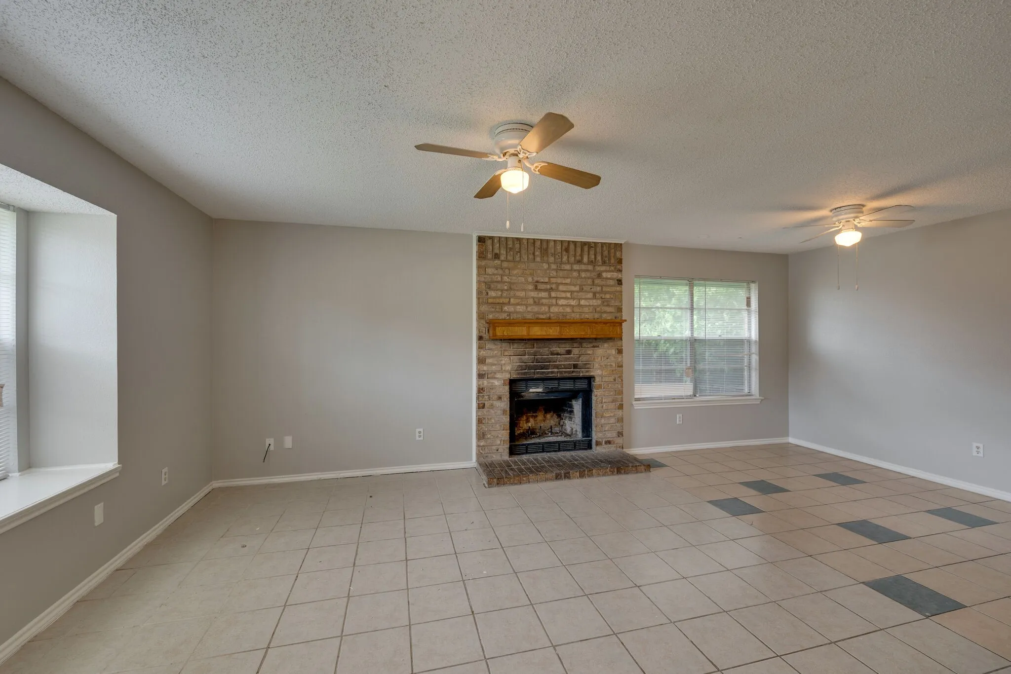 Single Family Residence For Rent in Tarrant County , 3422 Heritage Lane, Forest Hill, Texas 76140, 3 Bedroom, 2 Bathroom, Garage spaces, 1,300 Sqft, built in 1986, mls#21297549, Real Estate Agent in Forest Hill, Homes For Rent in Tarrant county, Homes For Rent in Forest Hill, Realtor in Forest Hill Texas, Real Estate Brokerage Independent Realty Texas, Luminita Cordes Realtor