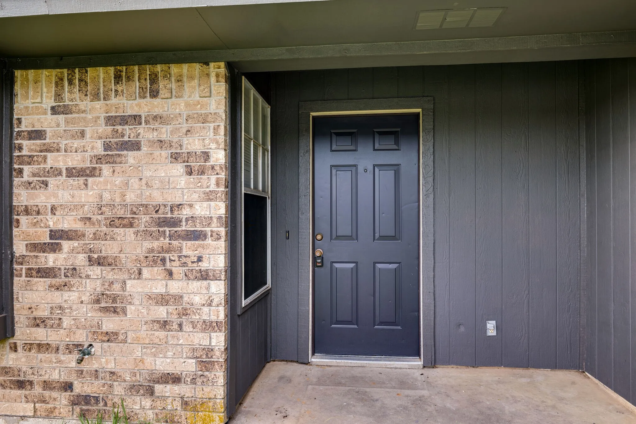Single Family Residence For Rent in Tarrant County , 3422 Heritage Lane, Forest Hill, Texas 76140, 3 Bedroom, 2 Bathroom, Garage spaces, 1,300 Sqft, built in 1986, mls#21297549, Real Estate Agent in Forest Hill, Homes For Rent in Tarrant county, Homes For Rent in Forest Hill, Realtor in Forest Hill Texas, Real Estate Brokerage Independent Realty Texas, Luminita Cordes Realtor