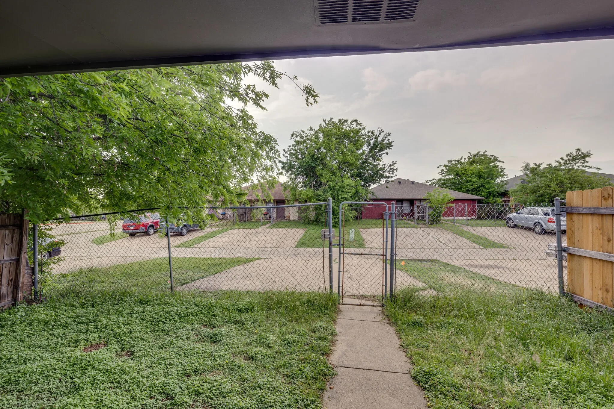 Single Family Residence For Rent in Tarrant County , 3422 Heritage Lane, Forest Hill, Texas 76140, 3 Bedroom, 2 Bathroom, Garage spaces, 1,300 Sqft, built in 1986, mls#21297549, Real Estate Agent in Forest Hill, Homes For Rent in Tarrant county, Homes For Rent in Forest Hill, Realtor in Forest Hill Texas, Real Estate Brokerage Independent Realty Texas, Luminita Cordes Realtor