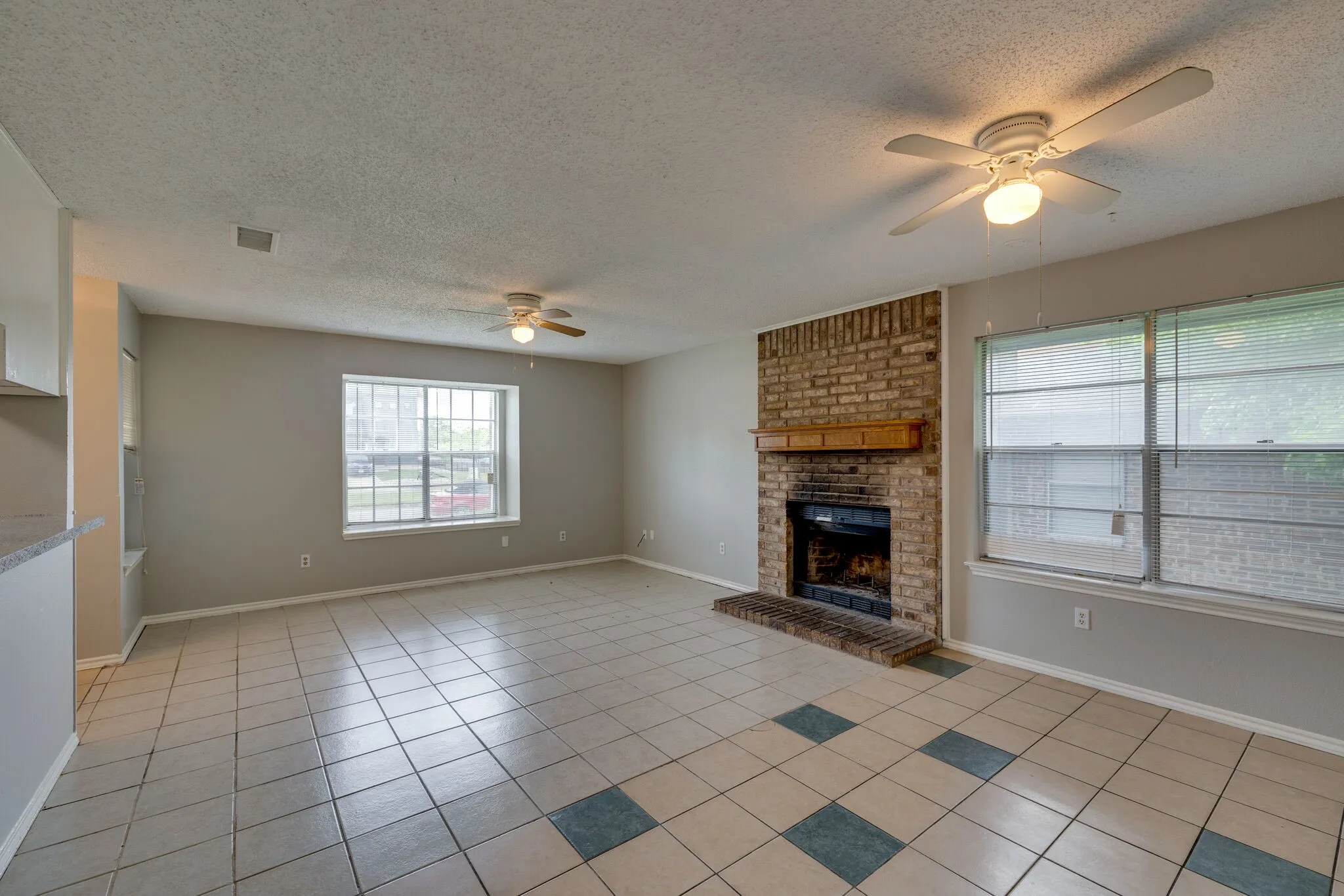 Single Family Residence For Rent in Tarrant County , 3422 Heritage Lane, Forest Hill, Texas 76140, 3 Bedroom, 2 Bathroom, Garage spaces, 1,300 Sqft, built in 1986, mls#21297549, Real Estate Agent in Forest Hill, Homes For Rent in Tarrant county, Homes For Rent in Forest Hill, Realtor in Forest Hill Texas, Real Estate Brokerage Independent Realty Texas, Luminita Cordes Realtor