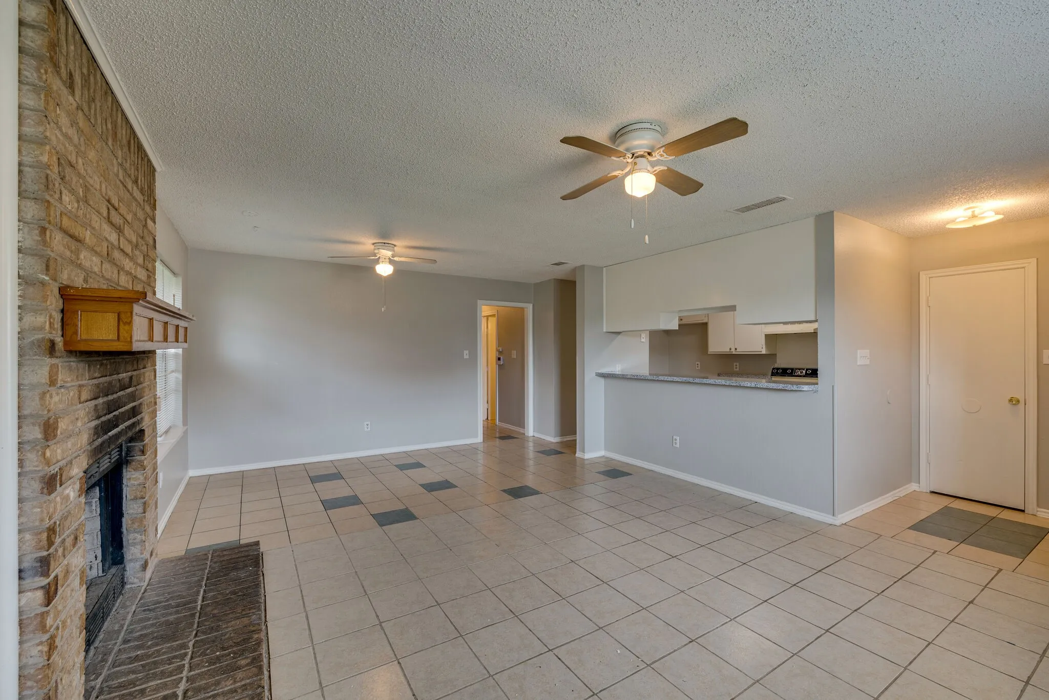 Single Family Residence For Rent in Tarrant County , 3422 Heritage Lane, Forest Hill, Texas 76140, 3 Bedroom, 2 Bathroom, Garage spaces, 1,300 Sqft, built in 1986, mls#21297549, Real Estate Agent in Forest Hill, Homes For Rent in Tarrant county, Homes For Rent in Forest Hill, Realtor in Forest Hill Texas, Real Estate Brokerage Independent Realty Texas, Luminita Cordes Realtor