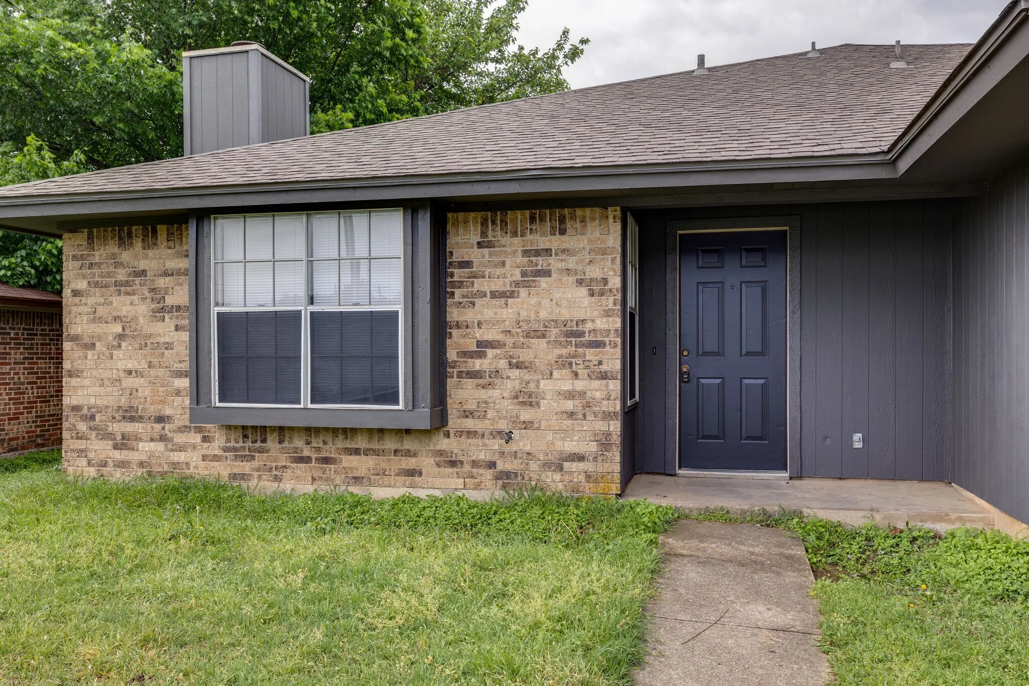 Single Family Residence For Rent in Tarrant County , 3422 Heritage Lane, Forest Hill, Texas 76140, 3 Bedroom, 2 Bathroom, Garage spaces, 1,300 Sqft, built in 1986, mls#21297549, Real Estate Agent in Forest Hill, Homes For Rent in Tarrant county, Homes For Rent in Forest Hill, Realtor in Forest Hill Texas, Real Estate Brokerage Independent Realty Texas, Luminita Cordes Realtor
