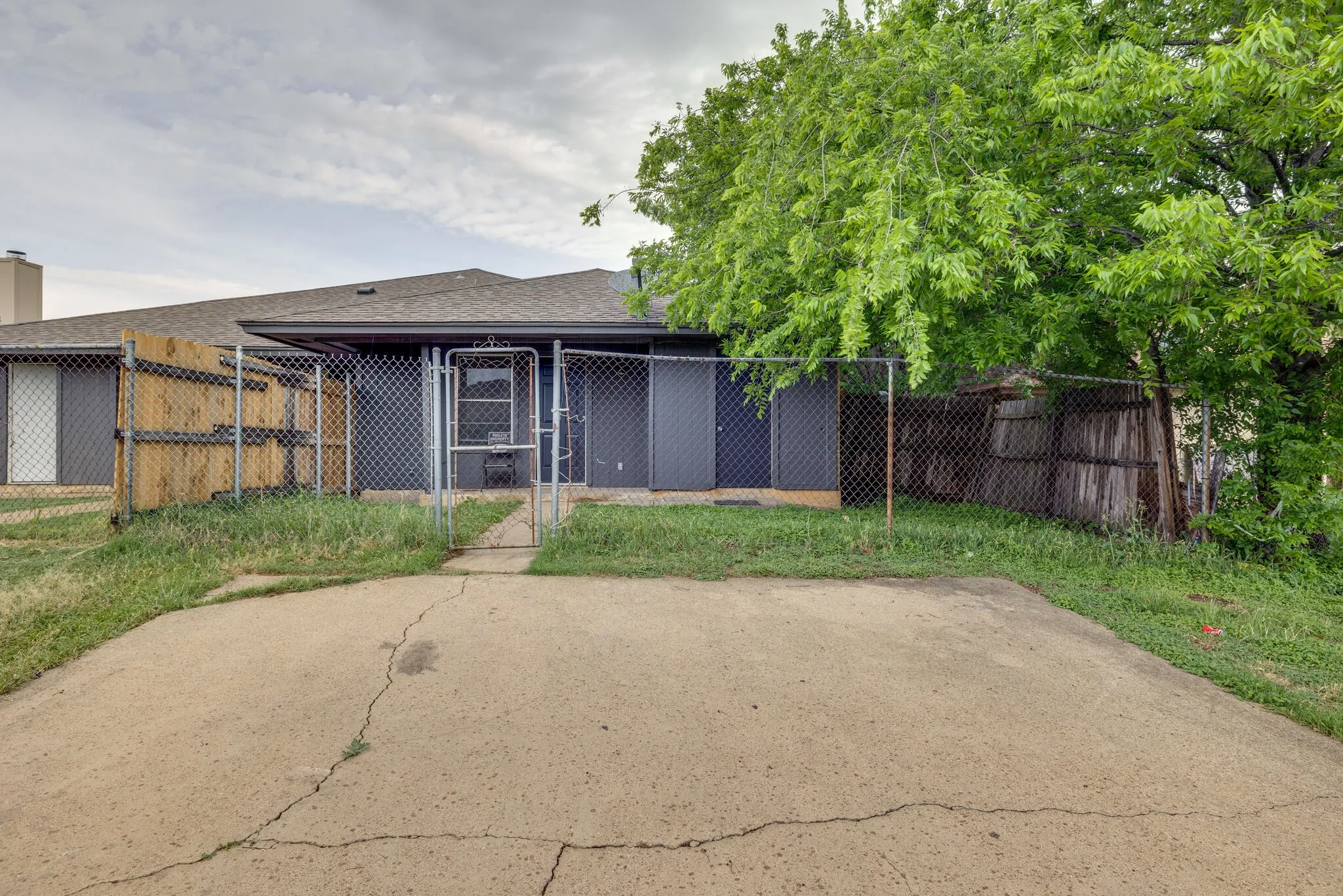 Single Family Residence For Rent in Tarrant County , 3422 Heritage Lane, Forest Hill, Texas 76140, 3 Bedroom, 2 Bathroom, Garage spaces, 1,300 Sqft, built in 1986, mls#21297549, Real Estate Agent in Forest Hill, Homes For Rent in Tarrant county, Homes For Rent in Forest Hill, Realtor in Forest Hill Texas, Real Estate Brokerage Independent Realty Texas, Luminita Cordes Realtor