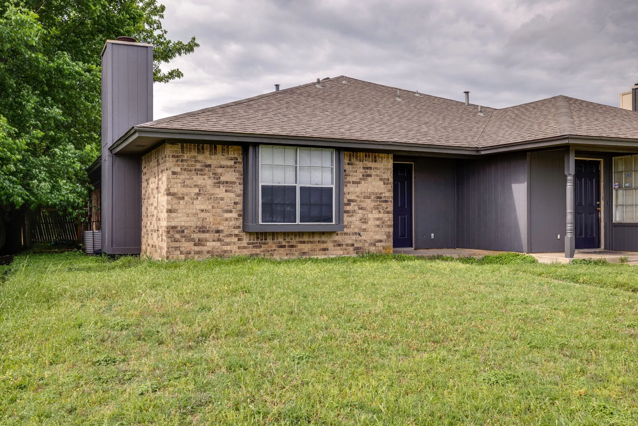 Single Family Residence For Rent in Tarrant County , 3422 Heritage Lane, Forest Hill, Texas 76140, 3 Bedroom, 2 Bathroom, Garage spaces, 1,300 Sqft, built in 1986, mls#21297549, Real Estate Agent in Forest Hill, Homes For Rent in Tarrant county, Homes For Rent in Forest Hill, Realtor in Forest Hill Texas, Real Estate Brokerage Independent Realty Texas, Luminita Cordes Realtor