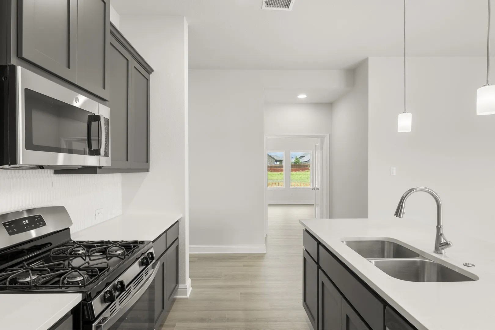 14. 1821 Gleasondale - Kitchen (3)