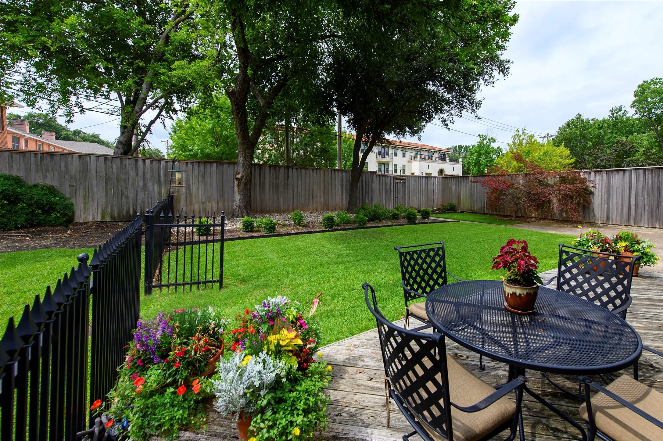 Single Family Residence For Sale in Dallas County , 6016 Del Norte Lane, Dallas, Texas 75225, 2 Bedroom, 2 Bathroom, 2 Garage spaces, 1,884 Sqft, built in 1950, mls#21295928, Real Estate Agent in Dallas, Homes For Sale in Dallas county, Homes For Sale in Dallas, Realtor in Dallas Texas, Real Estate Brokerage Independent Realty Texas, Luminita Cordes Realtor