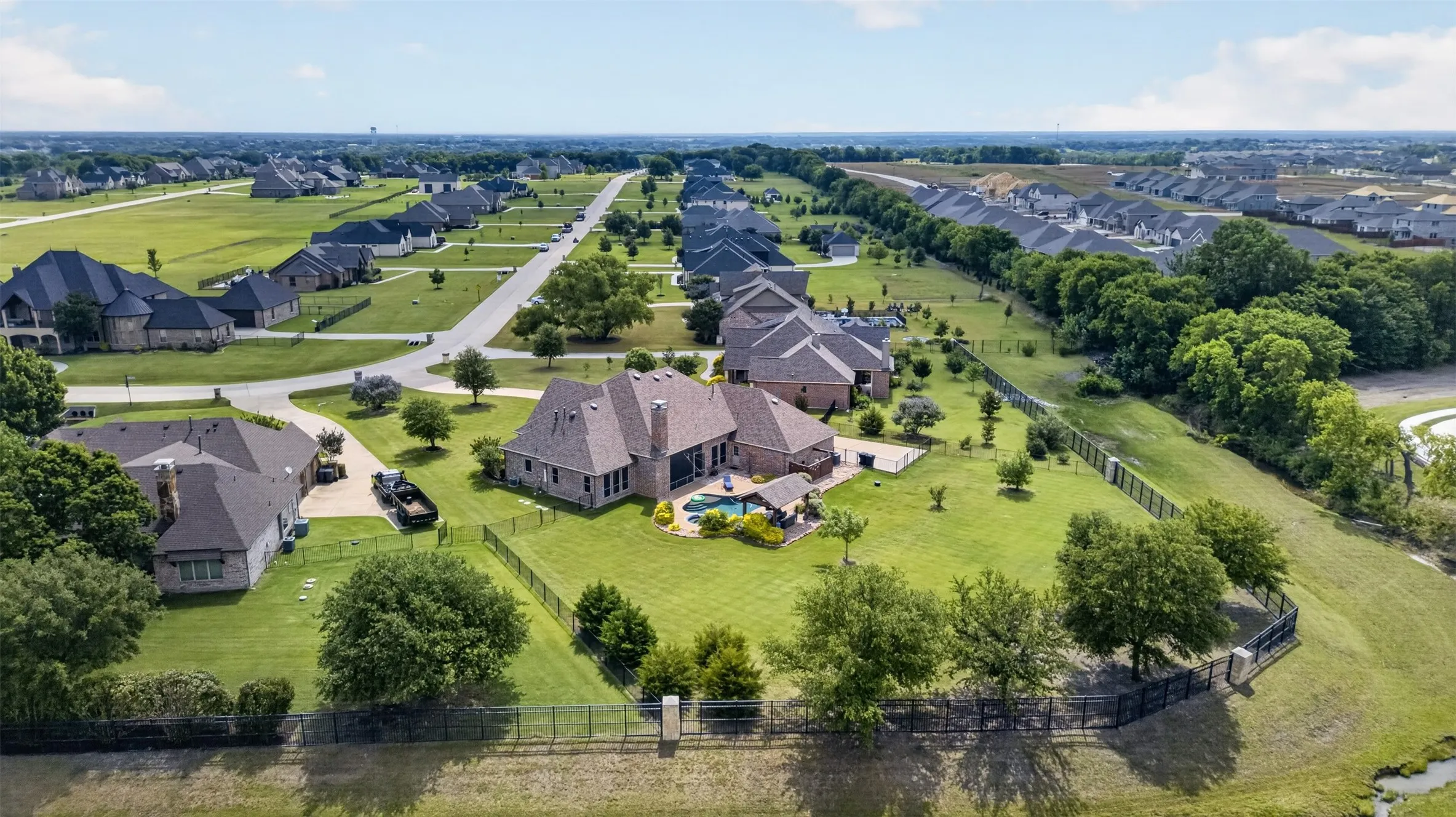 Single Family Residence For Sale in Collin County , 4408 Lake Breeze Drive, Mc Kinney, Texas 75071, 4 Bedroom, 4 Bathroom, 3 Garage spaces, 2,949 Sqft, built in 2013, mls#21296087, Real Estate Agent in Mc Kinney, Homes For Sale in Collin county, Homes For Sale in Mc Kinney, Realtor in Mc Kinney Texas, Real Estate Brokerage Independent Realty Texas, Luminita Cordes Realtor