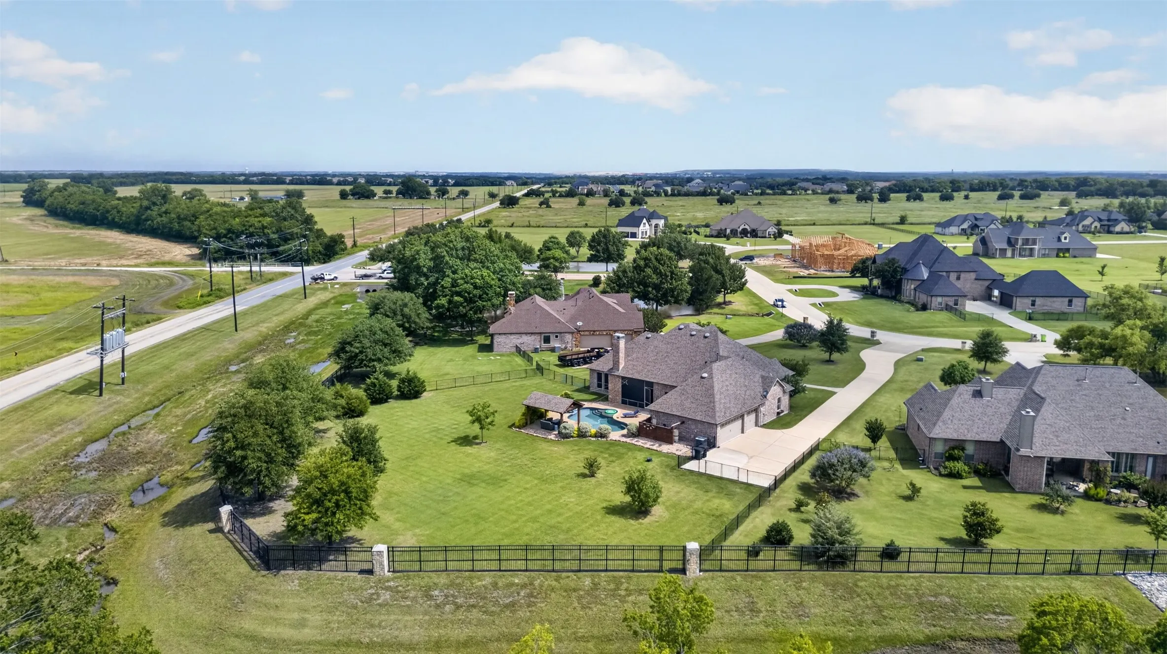 Single Family Residence For Sale in Collin County , 4408 Lake Breeze Drive, Mc Kinney, Texas 75071, 4 Bedroom, 4 Bathroom, 3 Garage spaces, 2,949 Sqft, built in 2013, mls#21296087, Real Estate Agent in Mc Kinney, Homes For Sale in Collin county, Homes For Sale in Mc Kinney, Realtor in Mc Kinney Texas, Real Estate Brokerage Independent Realty Texas, Luminita Cordes Realtor