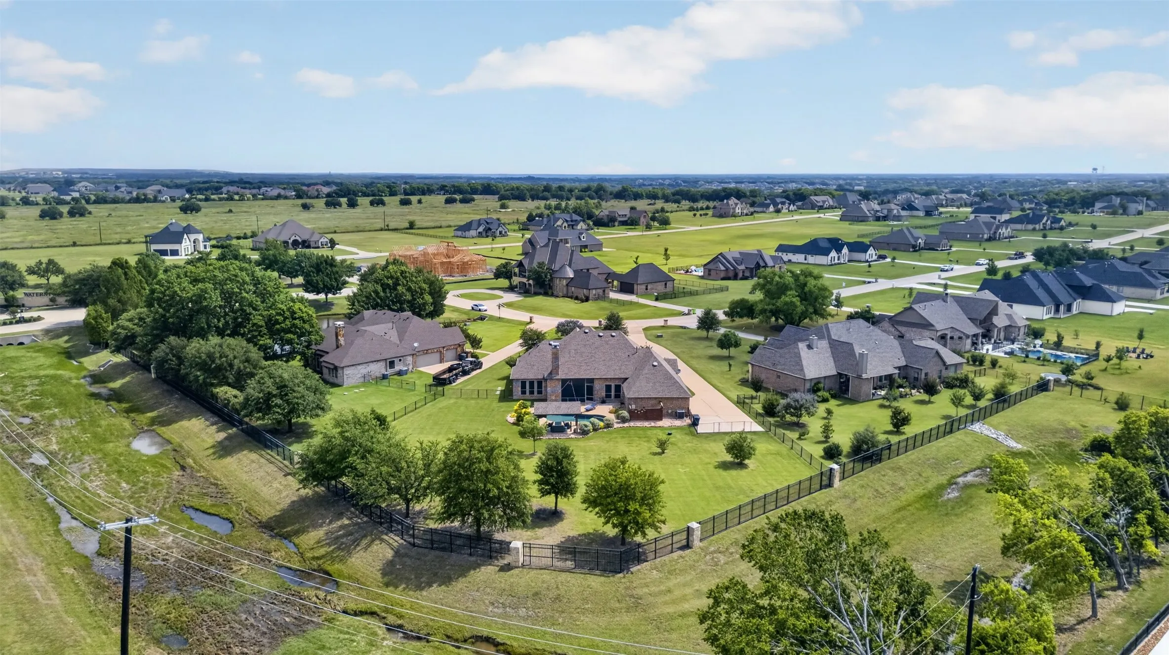 Single Family Residence For Sale in Collin County , 4408 Lake Breeze Drive, Mc Kinney, Texas 75071, 4 Bedroom, 4 Bathroom, 3 Garage spaces, 2,949 Sqft, built in 2013, mls#21296087, Real Estate Agent in Mc Kinney, Homes For Sale in Collin county, Homes For Sale in Mc Kinney, Realtor in Mc Kinney Texas, Real Estate Brokerage Independent Realty Texas, Luminita Cordes Realtor