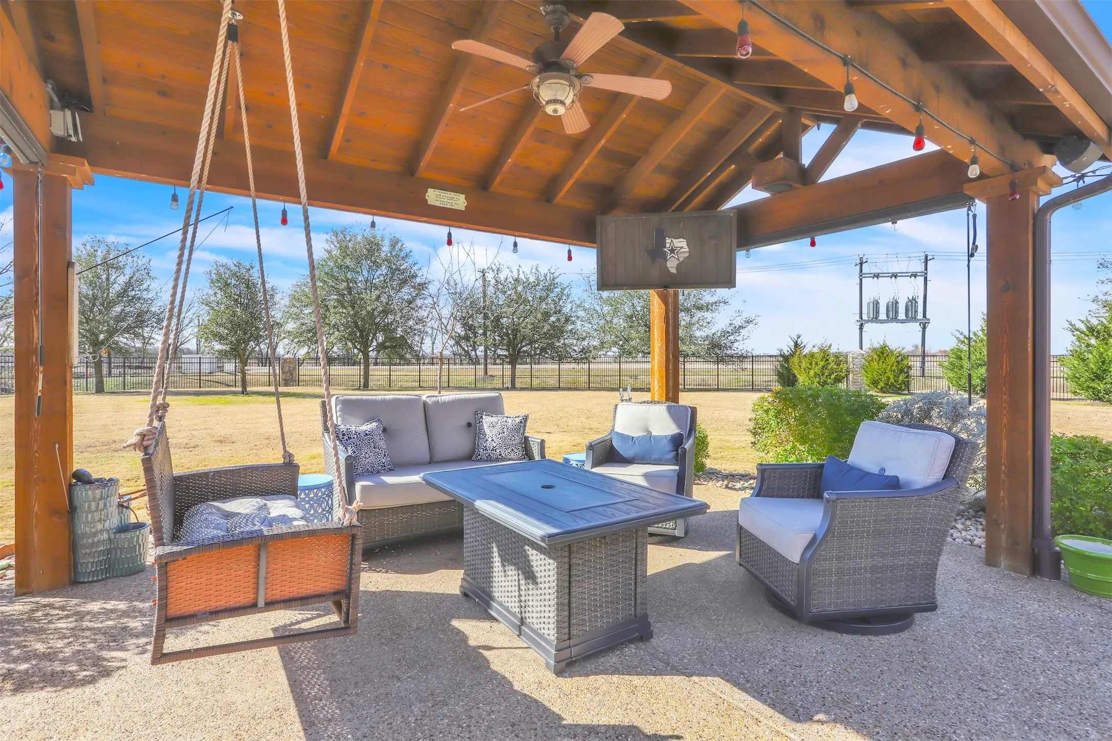 Single Family Residence For Sale in Collin County , 4408 Lake Breeze Drive, Mc Kinney, Texas 75071, 4 Bedroom, 4 Bathroom, 3 Garage spaces, 2,949 Sqft, built in 2013, mls#21296087, Real Estate Agent in Mc Kinney, Homes For Sale in Collin county, Homes For Sale in Mc Kinney, Realtor in Mc Kinney Texas, Real Estate Brokerage Independent Realty Texas, Luminita Cordes Realtor