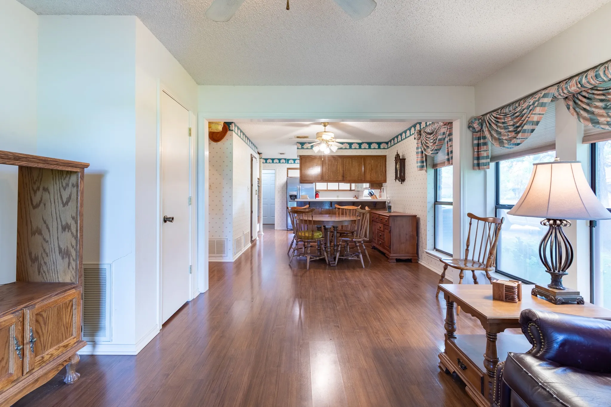 Single Family Residence For Sale in Tarrant County , 1525 Inverness Road, Mansfield, Texas 76063, 3 Bedrooms, 2 Bathrooms, 2 Garage spaces, 2,732 Sqft, built in 1979, Price $416,000, mls#21297497, Real Estate Agent in Mansfield, Homes For Sale in Tarrant county, Homes For Sale in Mansfield, Realtor in Mansfield Texas, Real Estate Brokerage Independent Realty Texas, Luminita Cordes Realtor