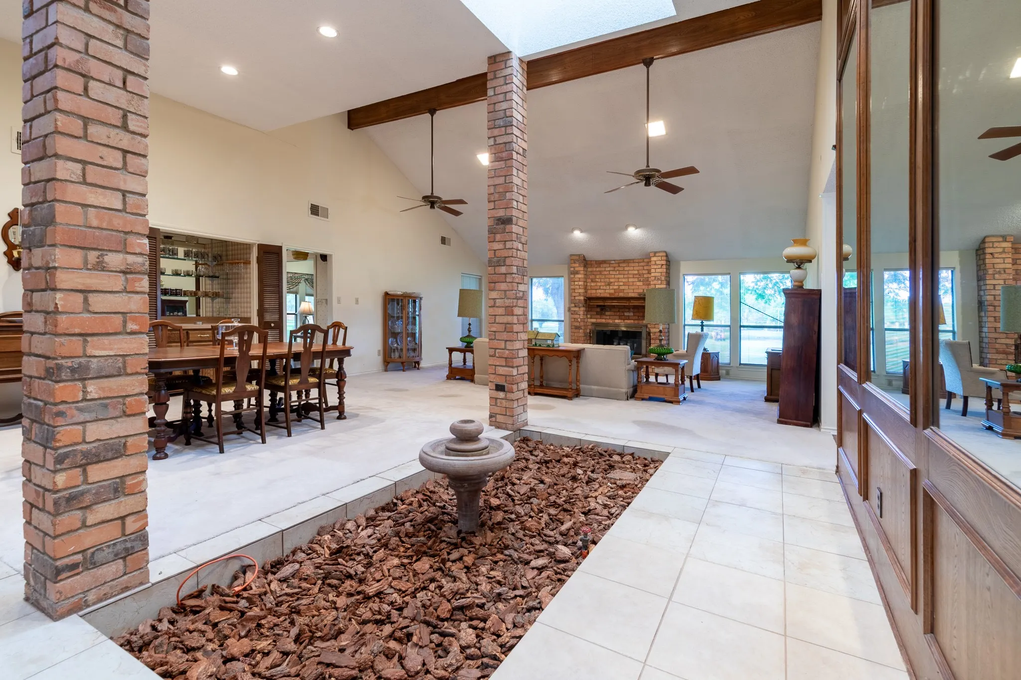 Single Family Residence For Sale in Tarrant County , 1525 Inverness Road, Mansfield, Texas 76063, 3 Bedrooms, 2 Bathrooms, 2 Garage spaces, 2,732 Sqft, built in 1979, Price $416,000, mls#21297497, Real Estate Agent in Mansfield, Homes For Sale in Tarrant county, Homes For Sale in Mansfield, Realtor in Mansfield Texas, Real Estate Brokerage Independent Realty Texas, Luminita Cordes Realtor