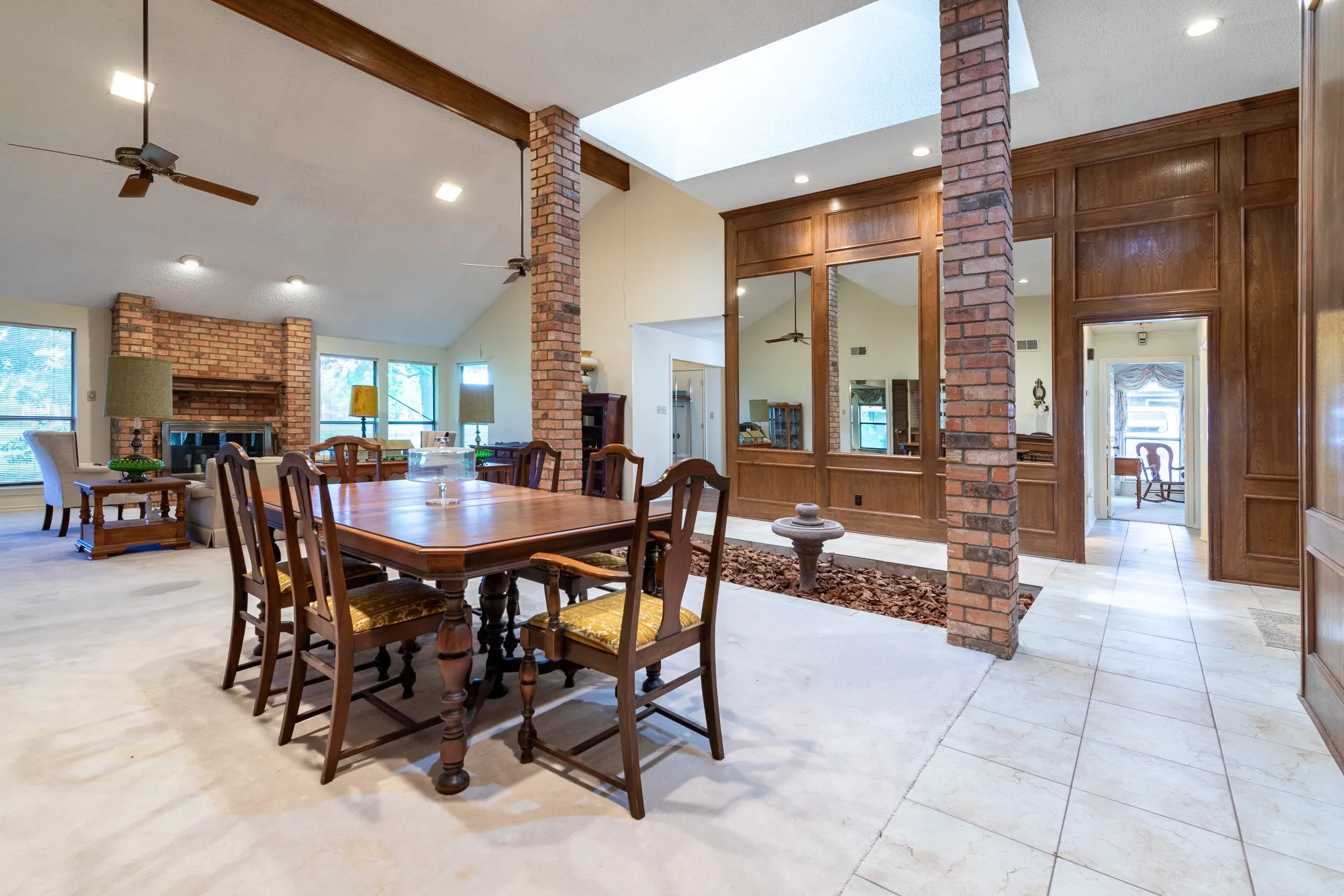 Single Family Residence For Sale in Tarrant County , 1525 Inverness Road, Mansfield, Texas 76063, 3 Bedrooms, 2 Bathrooms, 2 Garage spaces, 2,732 Sqft, built in 1979, Price $416,000, mls#21297497, Real Estate Agent in Mansfield, Homes For Sale in Tarrant county, Homes For Sale in Mansfield, Realtor in Mansfield Texas, Real Estate Brokerage Independent Realty Texas, Luminita Cordes Realtor