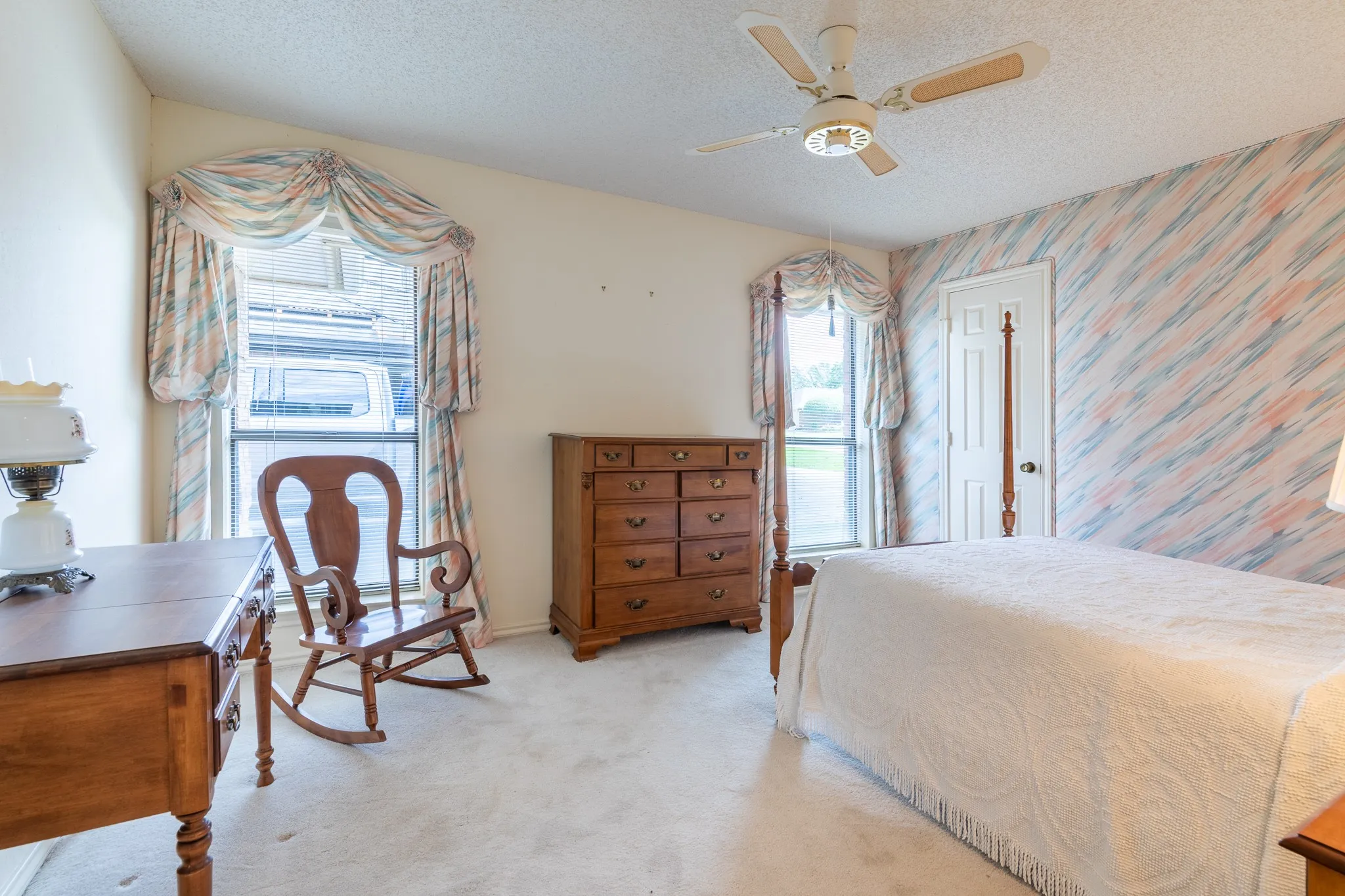 Single Family Residence For Sale in Tarrant County , 1525 Inverness Road, Mansfield, Texas 76063, 3 Bedrooms, 2 Bathrooms, 2 Garage spaces, 2,732 Sqft, built in 1979, Price $416,000, mls#21297497, Real Estate Agent in Mansfield, Homes For Sale in Tarrant county, Homes For Sale in Mansfield, Realtor in Mansfield Texas, Real Estate Brokerage Independent Realty Texas, Luminita Cordes Realtor