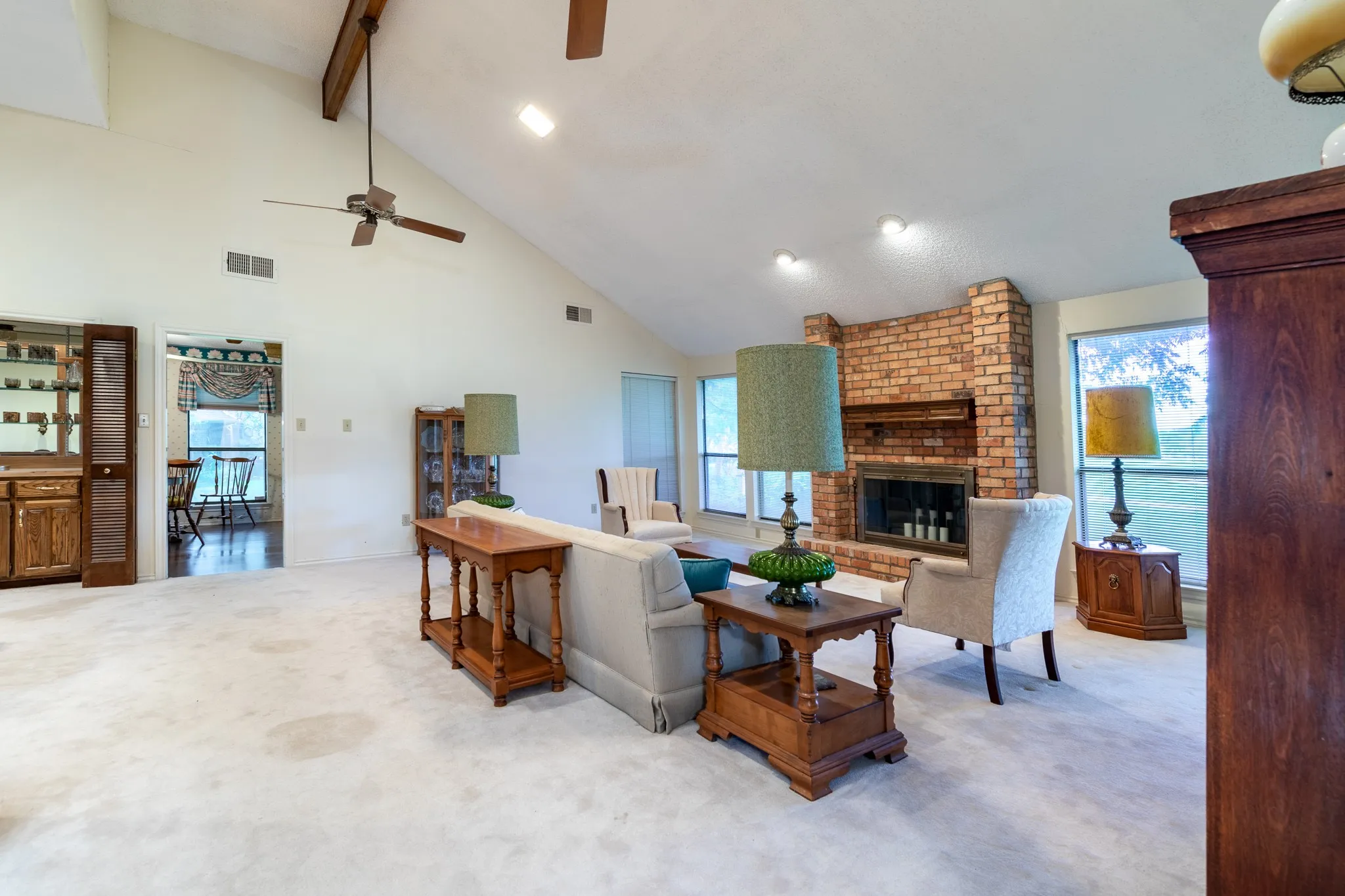 Single Family Residence For Sale in Tarrant County , 1525 Inverness Road, Mansfield, Texas 76063, 3 Bedrooms, 2 Bathrooms, 2 Garage spaces, 2,732 Sqft, built in 1979, Price $416,000, mls#21297497, Real Estate Agent in Mansfield, Homes For Sale in Tarrant county, Homes For Sale in Mansfield, Realtor in Mansfield Texas, Real Estate Brokerage Independent Realty Texas, Luminita Cordes Realtor