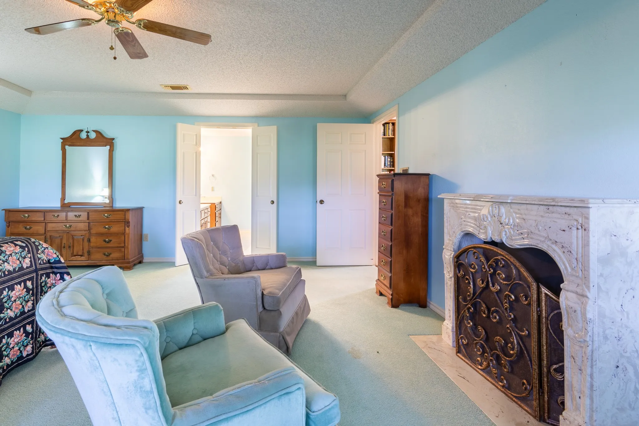 Single Family Residence For Sale in Tarrant County , 1525 Inverness Road, Mansfield, Texas 76063, 3 Bedrooms, 2 Bathrooms, 2 Garage spaces, 2,732 Sqft, built in 1979, Price $416,000, mls#21297497, Real Estate Agent in Mansfield, Homes For Sale in Tarrant county, Homes For Sale in Mansfield, Realtor in Mansfield Texas, Real Estate Brokerage Independent Realty Texas, Luminita Cordes Realtor