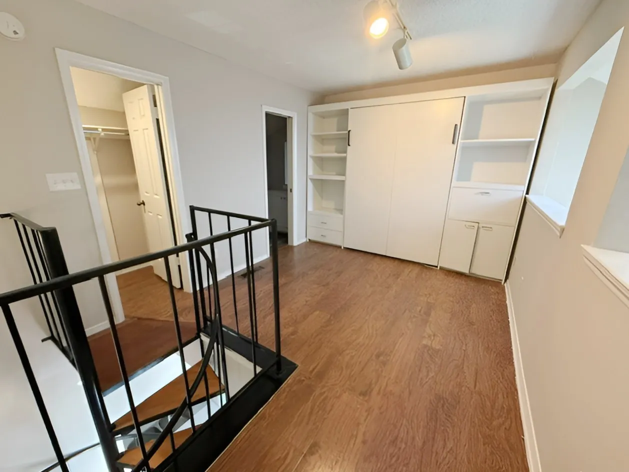 Condominium For Sale in Dallas County , 5590 Spring Valley Road F202, Dallas, Texas 75254, 2 Bedroom, 2 Bathroom, 1 Garage spaces, 870 Sqft, built in 1983, mls#21297807, Real Estate Agent in Dallas, Homes For Sale in Dallas county, Homes For Sale in Dallas, Realtor in Dallas Texas, Real Estate Brokerage Independent Realty Texas, Luminita Cordes Realtor