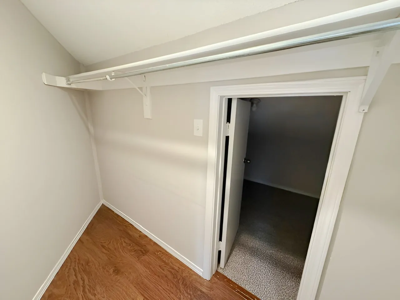 Condominium For Sale in Dallas County , 5590 Spring Valley Road F202, Dallas, Texas 75254, 2 Bedroom, 2 Bathroom, 1 Garage spaces, 870 Sqft, built in 1983, mls#21297807, Real Estate Agent in Dallas, Homes For Sale in Dallas county, Homes For Sale in Dallas, Realtor in Dallas Texas, Real Estate Brokerage Independent Realty Texas, Luminita Cordes Realtor