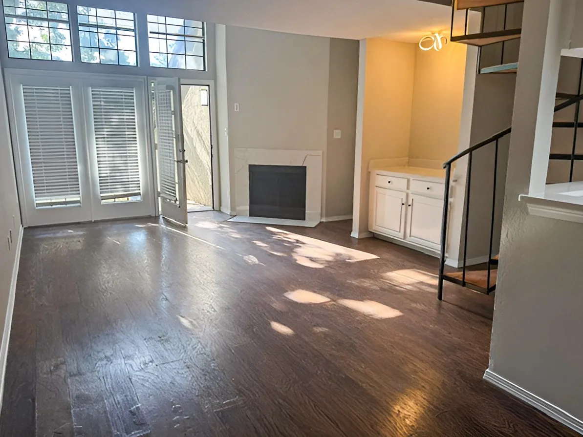 Condominium For Sale in Dallas County , 5590 Spring Valley Road F202, Dallas, Texas 75254, 2 Bedroom, 2 Bathroom, 1 Garage spaces, 870 Sqft, built in 1983, mls#21297807, Real Estate Agent in Dallas, Homes For Sale in Dallas county, Homes For Sale in Dallas, Realtor in Dallas Texas, Real Estate Brokerage Independent Realty Texas, Luminita Cordes Realtor