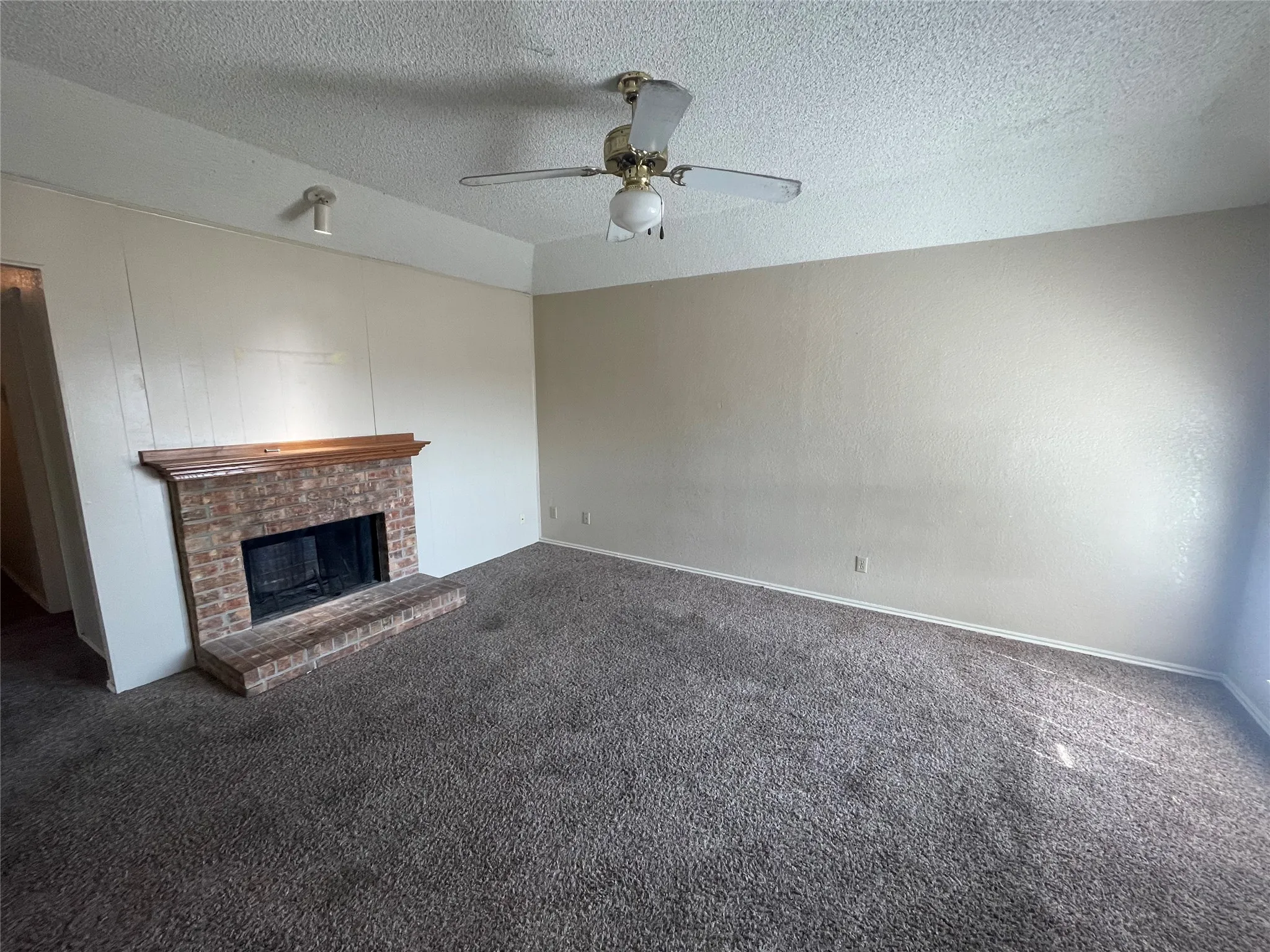 Duplex For Rent in Dallas County , 2709 Stanford Street A, Rowlett, Texas 75088, 2 Bedroom, 2 Bathroom, 1 Garage spaces, 1,008 Sqft, built in 1985, mls#21297761, Real Estate Agent in Rowlett, Homes For Rent in Dallas county, Homes For Rent in Rowlett, Realtor in Rowlett Texas, Real Estate Brokerage Independent Realty Texas, Luminita Cordes Realtor