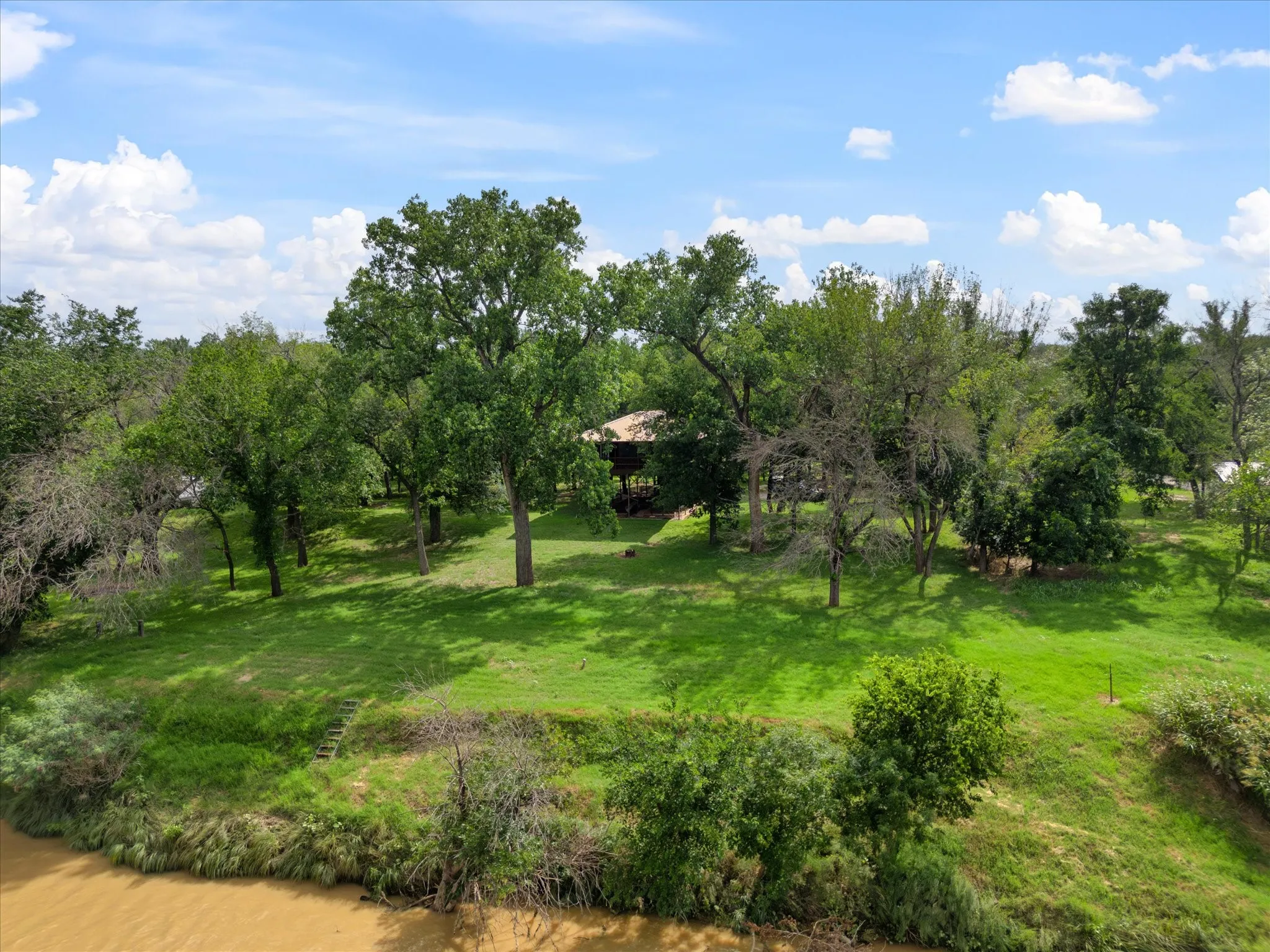 Single Family Residence For Sale in Parker County , 7144 River Trail, Weatherford, Texas 76087, 2 Bedrooms, 1 Bathroom, Garage spaces, 1,500 Sqft, built in 2020, Price $550,000, mls#21297266, Real Estate Agent in Weatherford, Homes For Sale in Parker county, Homes For Sale in Weatherford, Realtor in Weatherford Texas, Real Estate Brokerage Independent Realty Texas, Luminita Cordes Realtor
