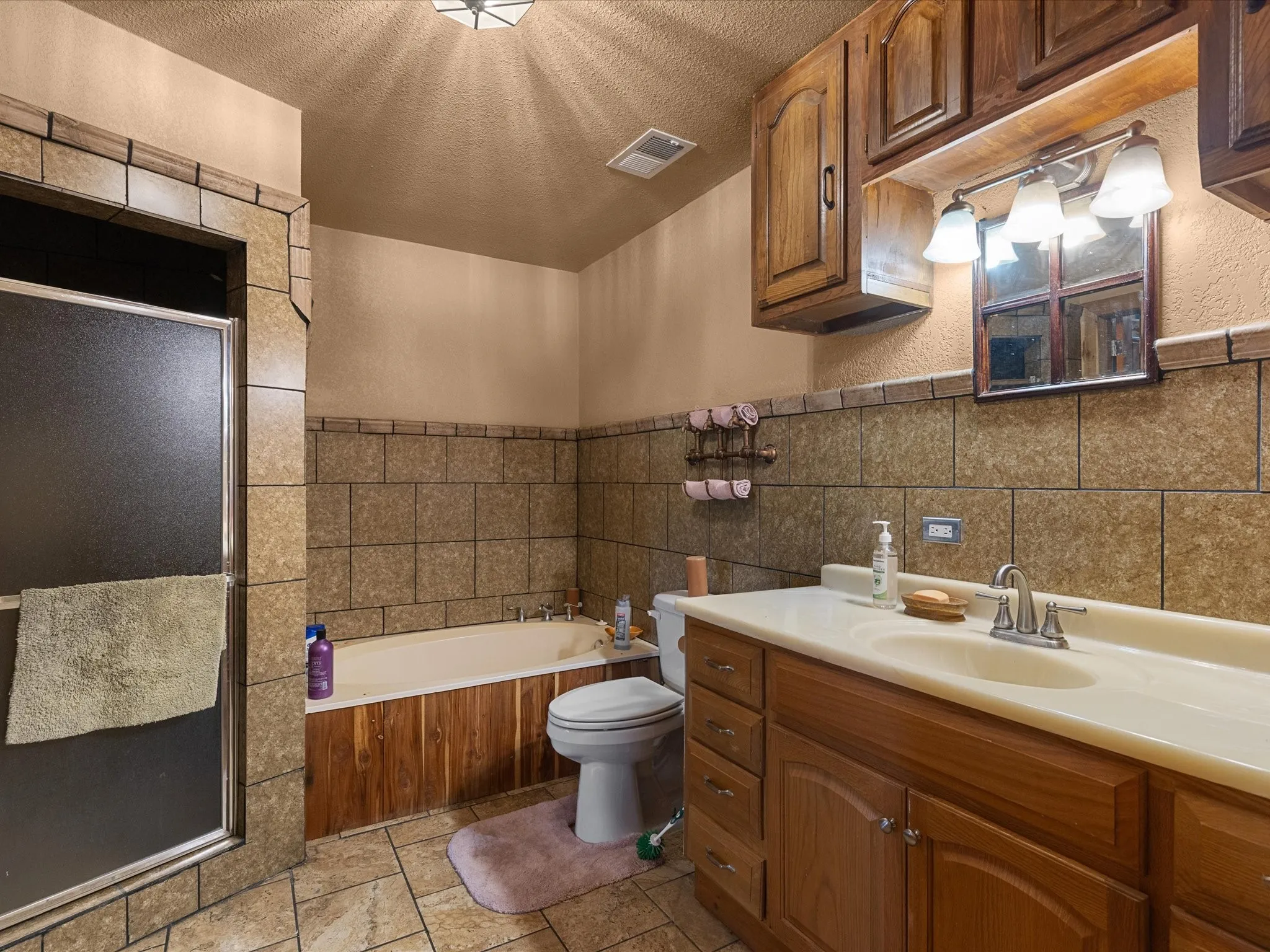 Single Family Residence For Sale in Parker County , 7144 River Trail, Weatherford, Texas 76087, 2 Bedrooms, 1 Bathroom, Garage spaces, 1,500 Sqft, built in 2020, Price $550,000, mls#21297266, Real Estate Agent in Weatherford, Homes For Sale in Parker county, Homes For Sale in Weatherford, Realtor in Weatherford Texas, Real Estate Brokerage Independent Realty Texas, Luminita Cordes Realtor