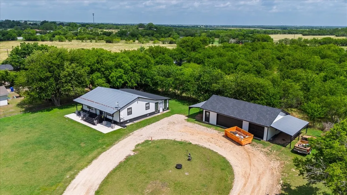 Single Family Residence For Sale in Mc Lennan County , 11725 China Spring Road, Waco, Texas 76708, 3 Bedroom, 2 Bathroom, 3 Garage spaces, 1,540 Sqft, built in 1997, mls#21297160, Real Estate Agent in Waco, Homes For Sale in Mc Lennan county, Homes For Sale in Waco, Realtor in Waco Texas, Real Estate Brokerage Independent Realty Texas, Luminita Cordes Realtor