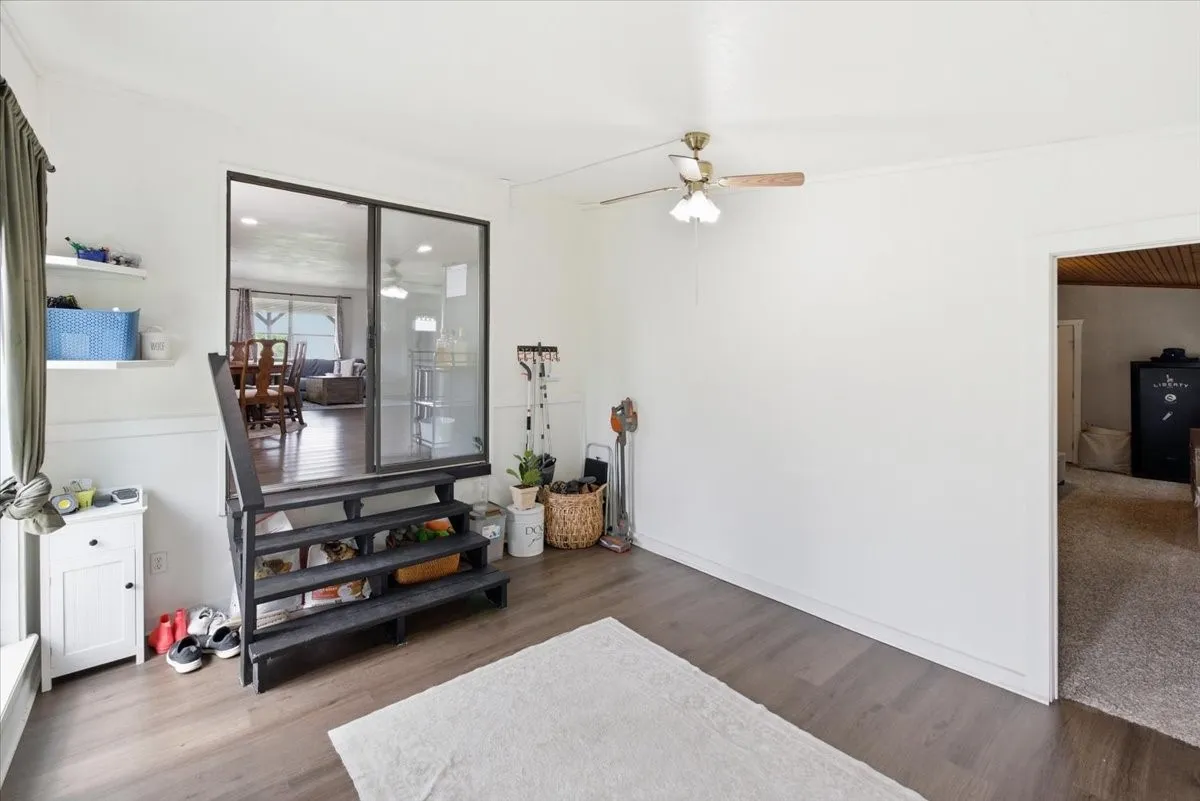 Single Family Residence For Sale in Mc Lennan County , 11725 China Spring Road, Waco, Texas 76708, 3 Bedroom, 2 Bathroom, 3 Garage spaces, 1,540 Sqft, built in 1997, mls#21297160, Real Estate Agent in Waco, Homes For Sale in Mc Lennan county, Homes For Sale in Waco, Realtor in Waco Texas, Real Estate Brokerage Independent Realty Texas, Luminita Cordes Realtor