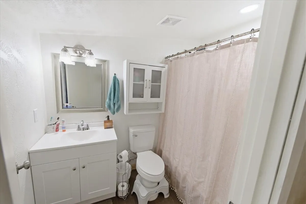 Single Family Residence For Sale in Mc Lennan County , 11725 China Spring Road, Waco, Texas 76708, 3 Bedroom, 2 Bathroom, 3 Garage spaces, 1,540 Sqft, built in 1997, mls#21297160, Real Estate Agent in Waco, Homes For Sale in Mc Lennan county, Homes For Sale in Waco, Realtor in Waco Texas, Real Estate Brokerage Independent Realty Texas, Luminita Cordes Realtor