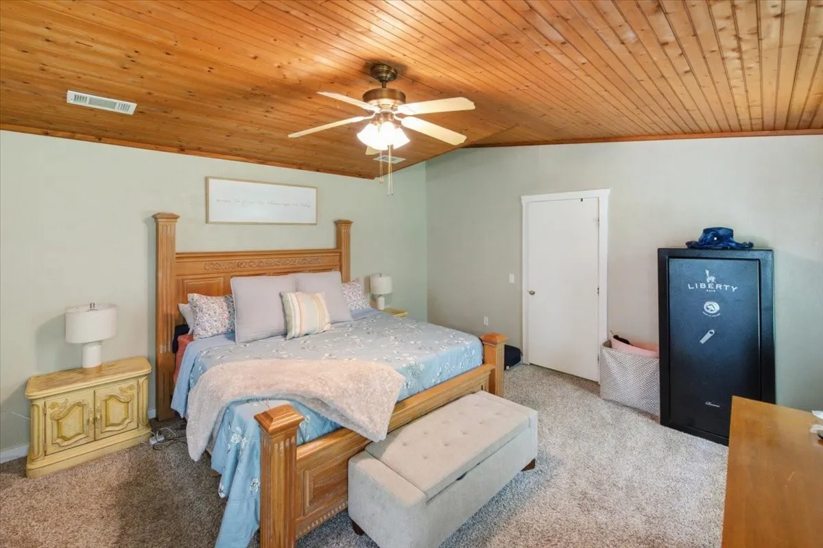 Single Family Residence For Sale in Mc Lennan County , 11725 China Spring Road, Waco, Texas 76708, 3 Bedroom, 2 Bathroom, 3 Garage spaces, 1,540 Sqft, built in 1997, mls#21297160, Real Estate Agent in Waco, Homes For Sale in Mc Lennan county, Homes For Sale in Waco, Realtor in Waco Texas, Real Estate Brokerage Independent Realty Texas, Luminita Cordes Realtor