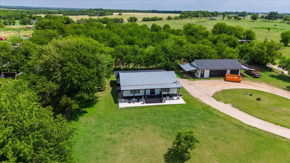 Single Family Residence For Sale in Mc Lennan County , 11725 China Spring Road, Waco, Texas 76708, 3 Bedroom, 2 Bathroom, 3 Garage spaces, 1,540 Sqft, built in 1997, mls#21297160, Real Estate Agent in Waco, Homes For Sale in Mc Lennan county, Homes For Sale in Waco, Realtor in Waco Texas, Real Estate Brokerage Independent Realty Texas, Luminita Cordes Realtor