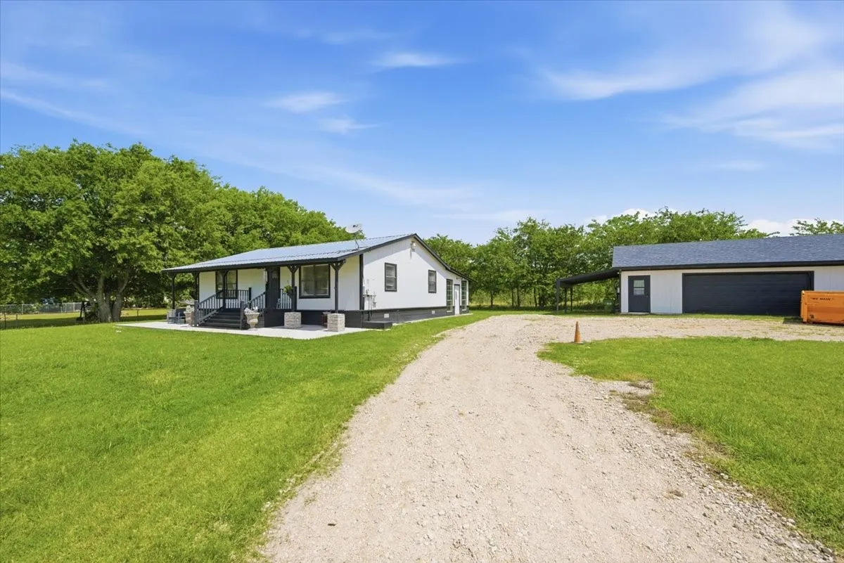 Single Family Residence For Sale in Mc Lennan County , 11725 China Spring Road, Waco, Texas 76708, 3 Bedroom, 2 Bathroom, 3 Garage spaces, 1,540 Sqft, built in 1997, mls#21297160, Real Estate Agent in Waco, Homes For Sale in Mc Lennan county, Homes For Sale in Waco, Realtor in Waco Texas, Real Estate Brokerage Independent Realty Texas, Luminita Cordes Realtor