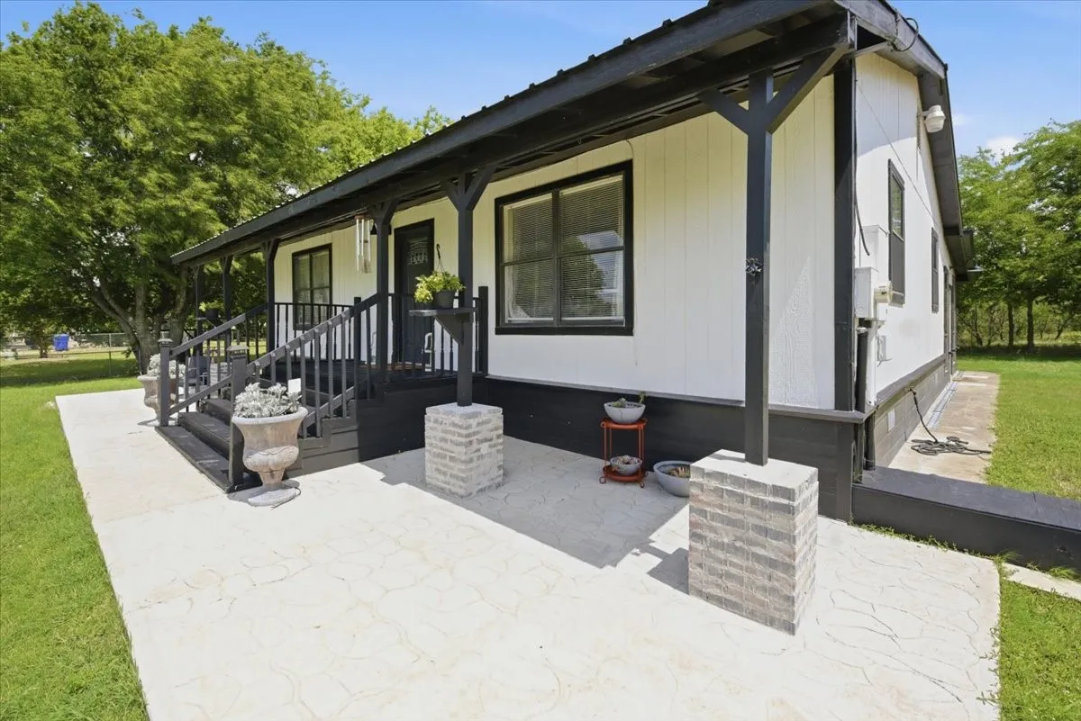 Single Family Residence For Sale in Mc Lennan County , 11725 China Spring Road, Waco, Texas 76708, 3 Bedroom, 2 Bathroom, 3 Garage spaces, 1,540 Sqft, built in 1997, mls#21297160, Real Estate Agent in Waco, Homes For Sale in Mc Lennan county, Homes For Sale in Waco, Realtor in Waco Texas, Real Estate Brokerage Independent Realty Texas, Luminita Cordes Realtor