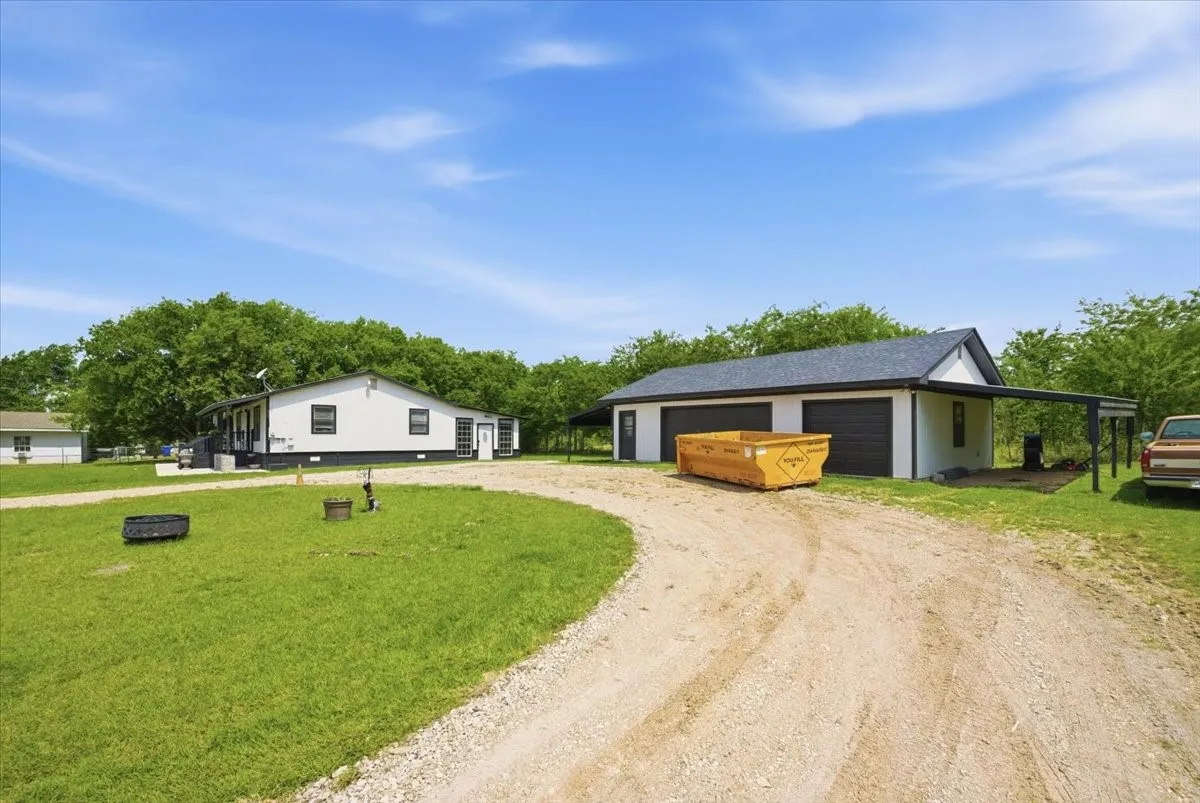 Single Family Residence For Sale in Mc Lennan County , 11725 China Spring Road, Waco, Texas 76708, 3 Bedroom, 2 Bathroom, 3 Garage spaces, 1,540 Sqft, built in 1997, mls#21297160, Real Estate Agent in Waco, Homes For Sale in Mc Lennan county, Homes For Sale in Waco, Realtor in Waco Texas, Real Estate Brokerage Independent Realty Texas, Luminita Cordes Realtor