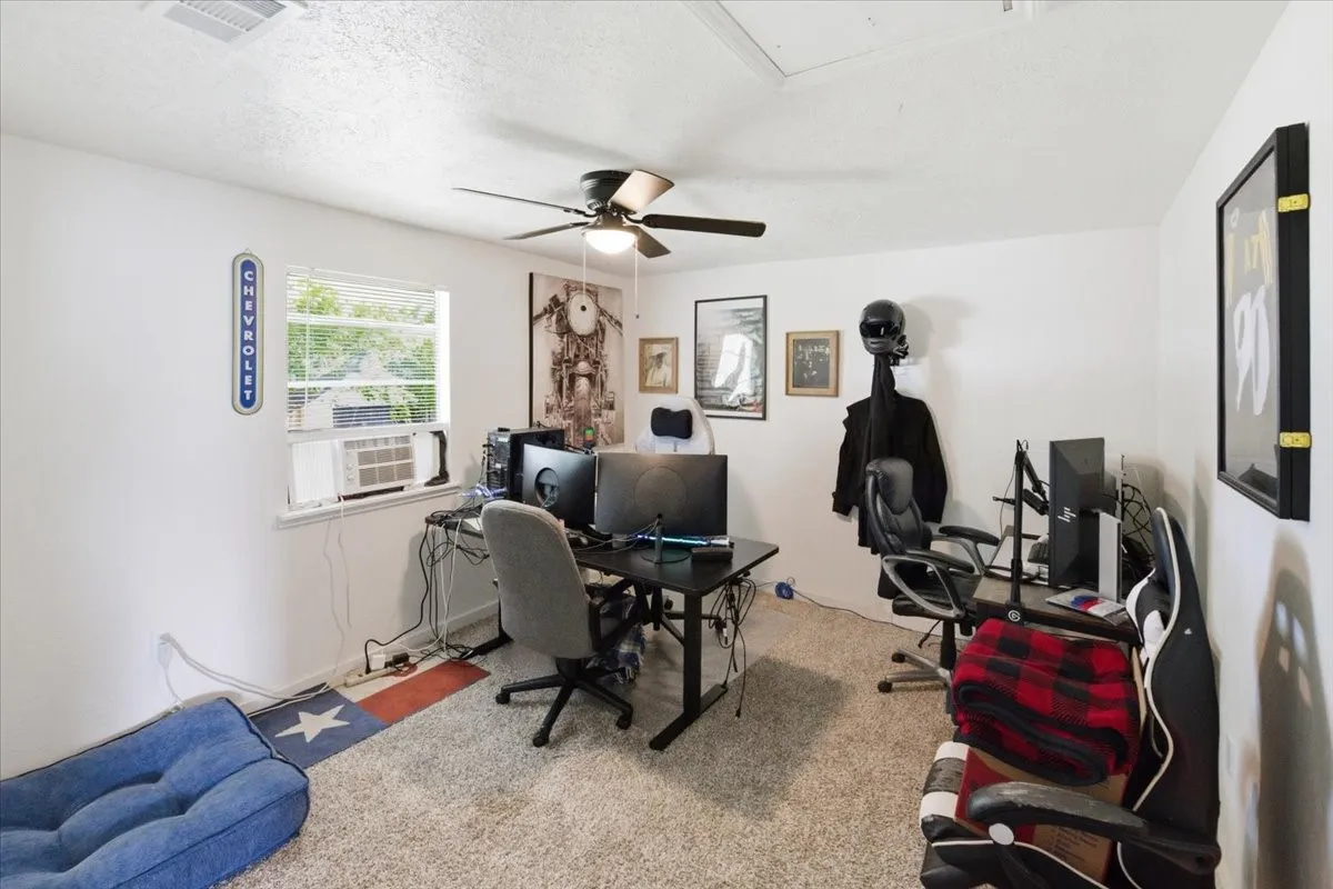Single Family Residence For Sale in Mc Lennan County , 11725 China Spring Road, Waco, Texas 76708, 3 Bedroom, 2 Bathroom, 3 Garage spaces, 1,540 Sqft, built in 1997, mls#21297160, Real Estate Agent in Waco, Homes For Sale in Mc Lennan county, Homes For Sale in Waco, Realtor in Waco Texas, Real Estate Brokerage Independent Realty Texas, Luminita Cordes Realtor