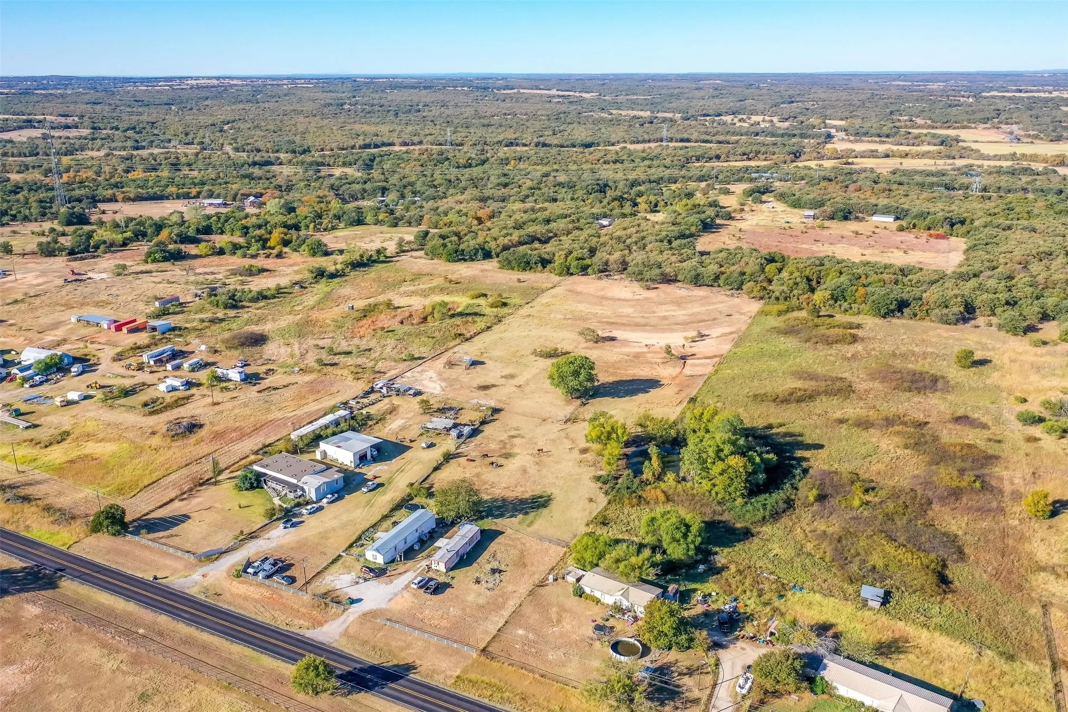 Manufactured Home For Sale in Wise County , 7866 FM 920, Poolville, Texas 76487, 4 Bedroom, 2 Bathroom, Garage spaces, 2,720 Sqft, built in 1980, mls#21297851, Real Estate Agent in Poolville, Homes For Sale in Wise county, Homes For Sale in Poolville, Realtor in Poolville Texas, Real Estate Brokerage Independent Realty Texas, Luminita Cordes Realtor