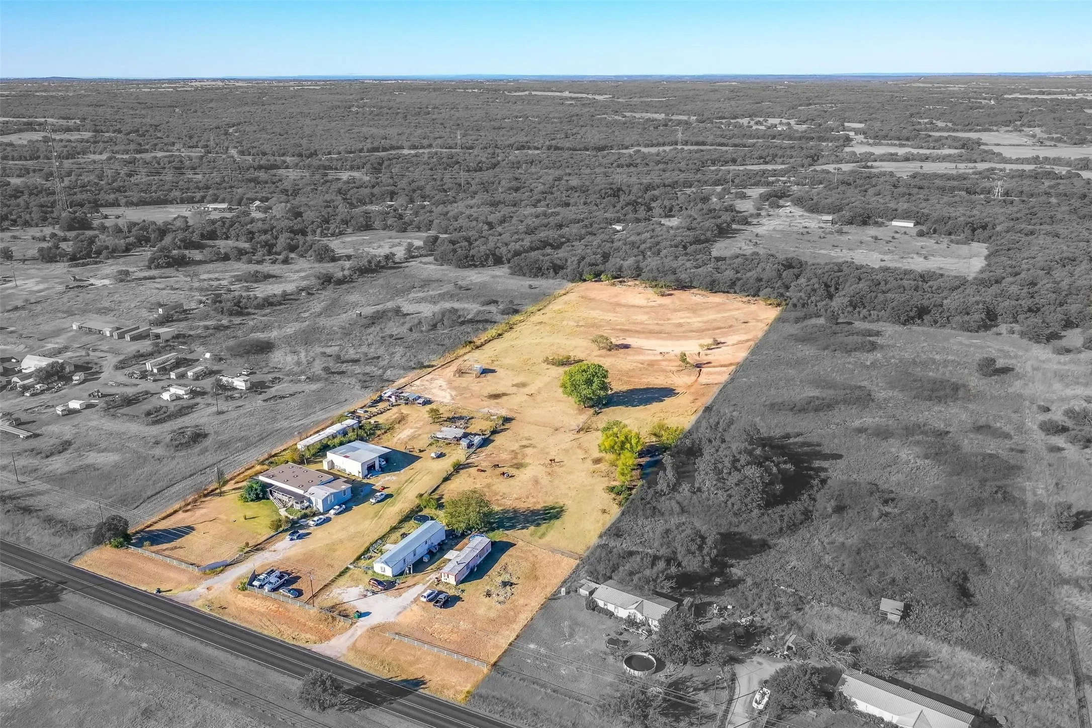 Manufactured Home For Sale in Wise County , 7866 FM 920, Poolville, Texas 76487, 4 Bedroom, 2 Bathroom, Garage spaces, 2,720 Sqft, built in 1980, mls#21297851, Real Estate Agent in Poolville, Homes For Sale in Wise county, Homes For Sale in Poolville, Realtor in Poolville Texas, Real Estate Brokerage Independent Realty Texas, Luminita Cordes Realtor