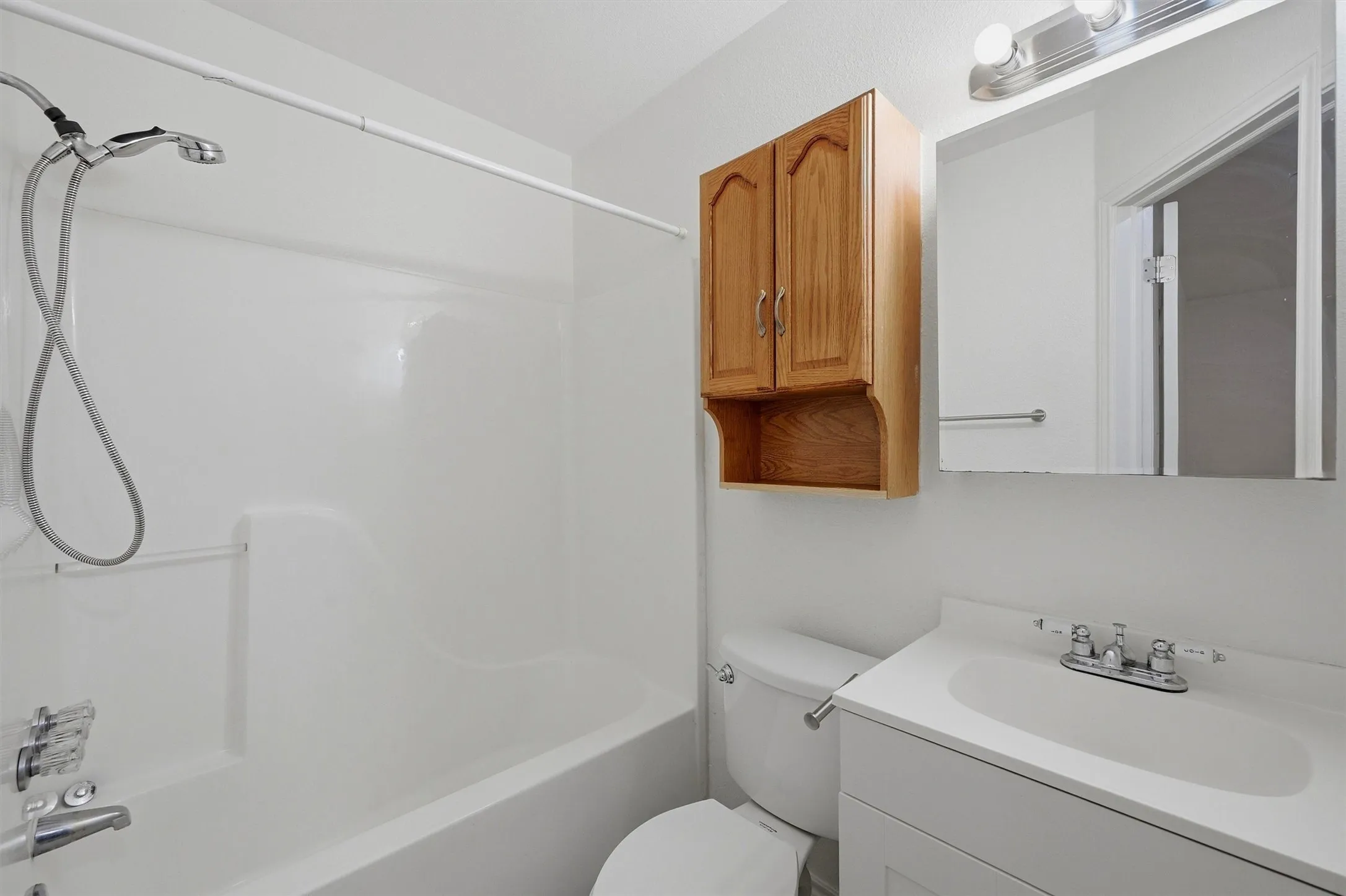 Duplex For Rent in Grayson County , 906 W Houston Street, Sherman, Texas 75092, 3 Bedroom, 2 Bathroom, 1 Garage spaces, 1,216 Sqft, built in 1998, mls#21297849, Real Estate Agent in Sherman, Homes For Rent in Grayson county, Homes For Rent in Sherman, Realtor in Sherman Texas, Real Estate Brokerage Independent Realty Texas, Luminita Cordes Realtor