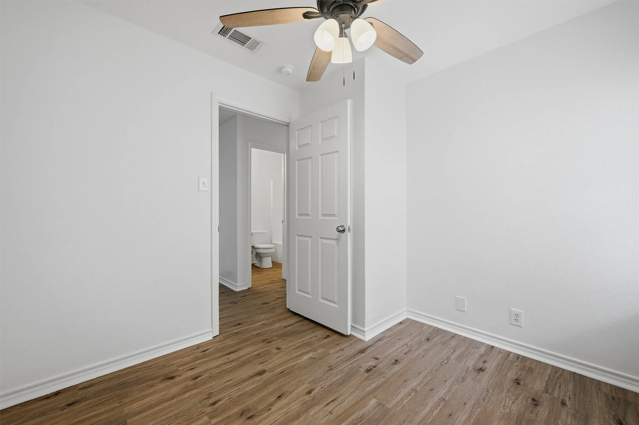 Duplex For Rent in Grayson County , 906 W Houston Street, Sherman, Texas 75092, 3 Bedroom, 2 Bathroom, 1 Garage spaces, 1,216 Sqft, built in 1998, mls#21297849, Real Estate Agent in Sherman, Homes For Rent in Grayson county, Homes For Rent in Sherman, Realtor in Sherman Texas, Real Estate Brokerage Independent Realty Texas, Luminita Cordes Realtor