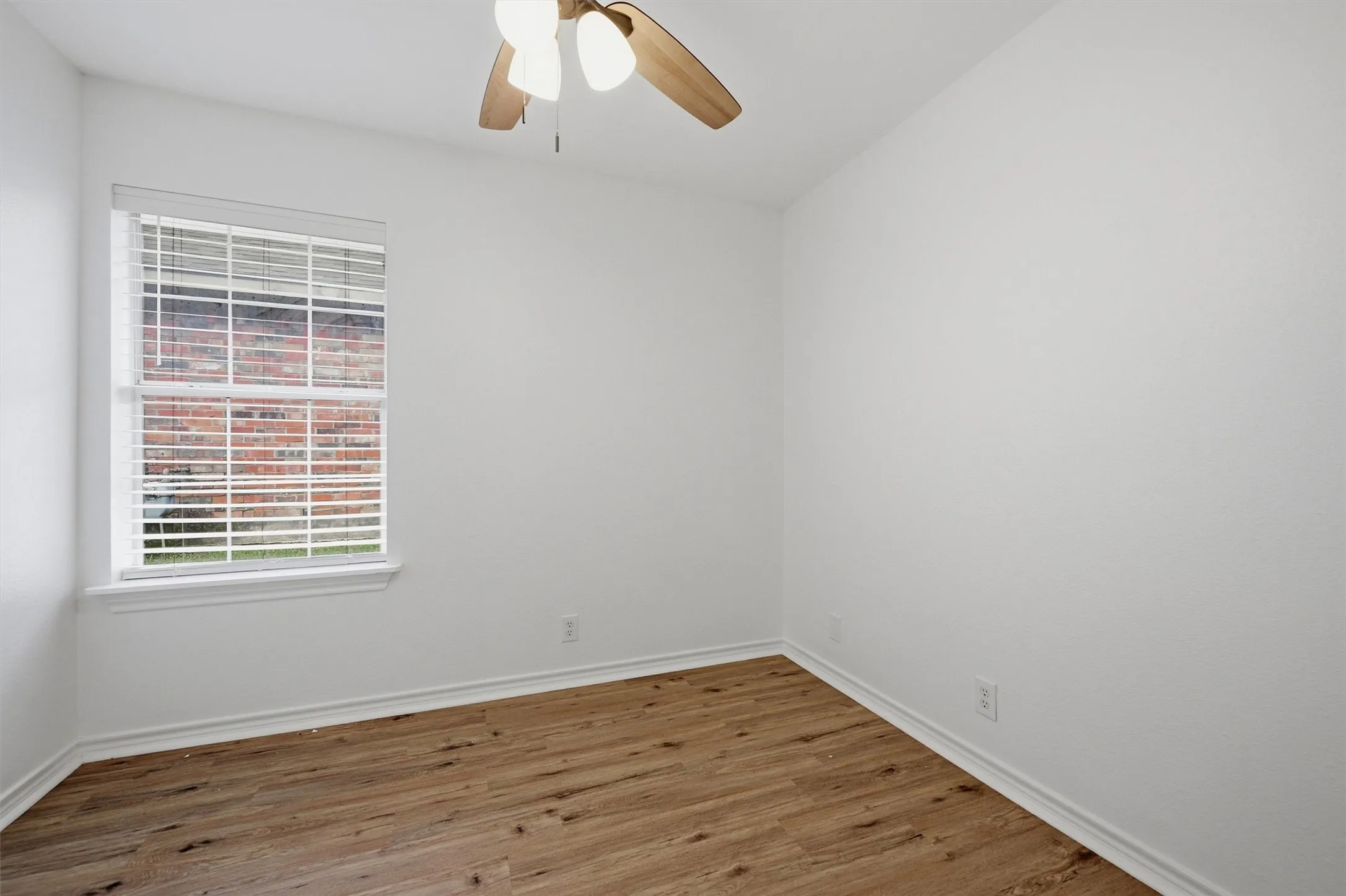 Duplex For Rent in Grayson County , 906 W Houston Street, Sherman, Texas 75092, 3 Bedroom, 2 Bathroom, 1 Garage spaces, 1,216 Sqft, built in 1998, mls#21297849, Real Estate Agent in Sherman, Homes For Rent in Grayson county, Homes For Rent in Sherman, Realtor in Sherman Texas, Real Estate Brokerage Independent Realty Texas, Luminita Cordes Realtor