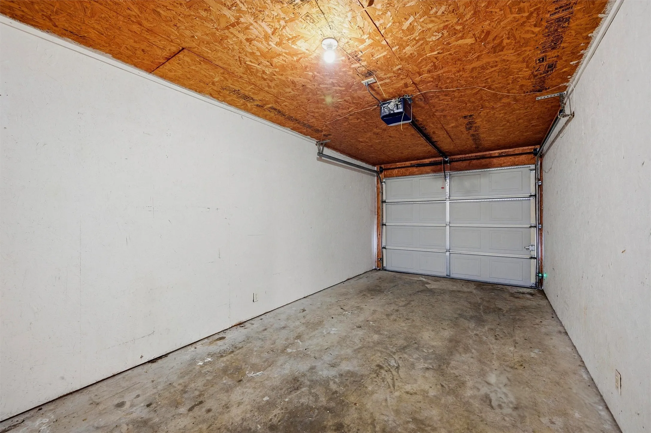 Duplex For Rent in Grayson County , 906 W Houston Street, Sherman, Texas 75092, 3 Bedroom, 2 Bathroom, 1 Garage spaces, 1,216 Sqft, built in 1998, mls#21297849, Real Estate Agent in Sherman, Homes For Rent in Grayson county, Homes For Rent in Sherman, Realtor in Sherman Texas, Real Estate Brokerage Independent Realty Texas, Luminita Cordes Realtor