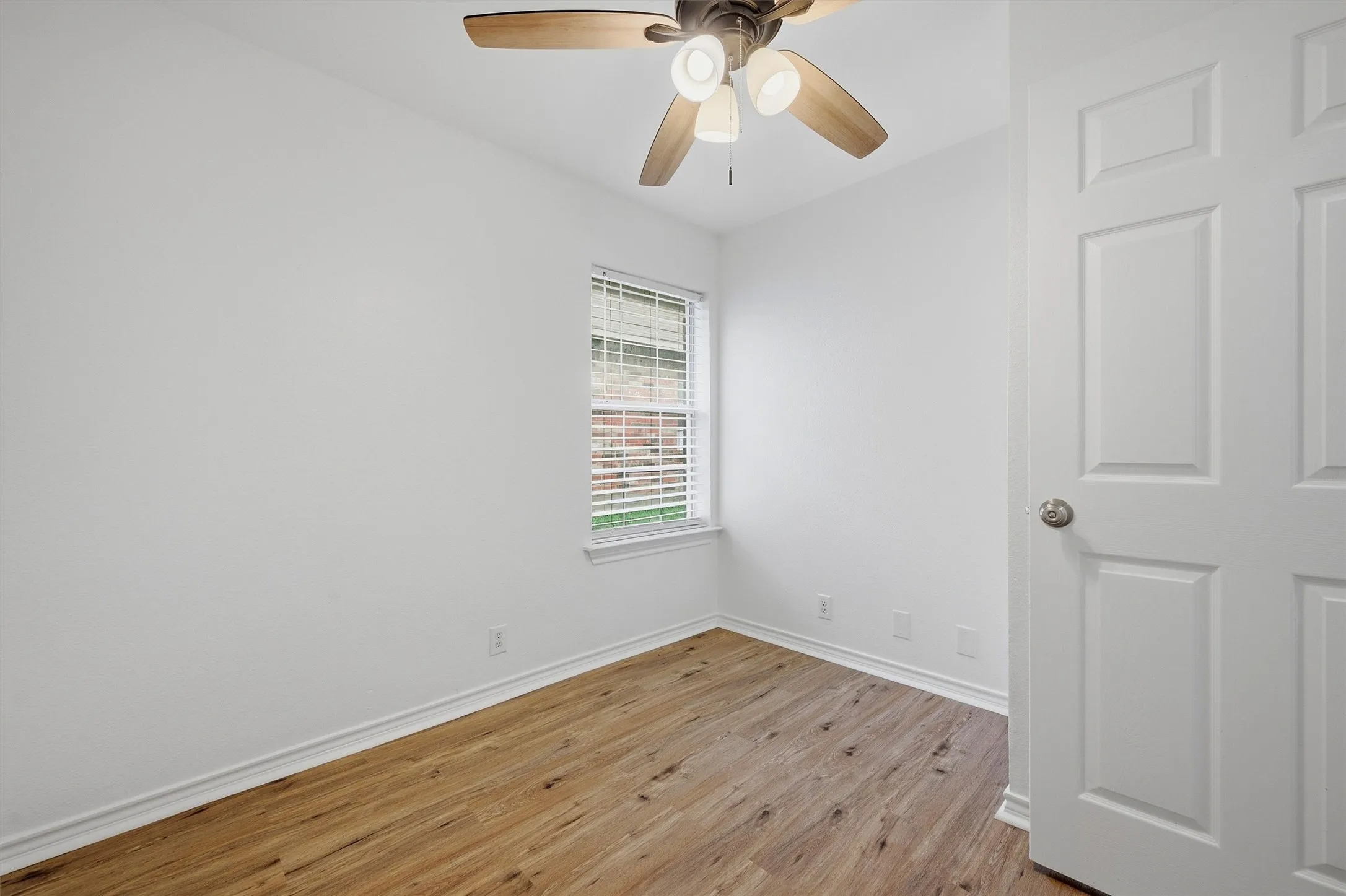 Duplex For Rent in Grayson County , 906 W Houston Street, Sherman, Texas 75092, 3 Bedroom, 2 Bathroom, 1 Garage spaces, 1,216 Sqft, built in 1998, mls#21297849, Real Estate Agent in Sherman, Homes For Rent in Grayson county, Homes For Rent in Sherman, Realtor in Sherman Texas, Real Estate Brokerage Independent Realty Texas, Luminita Cordes Realtor
