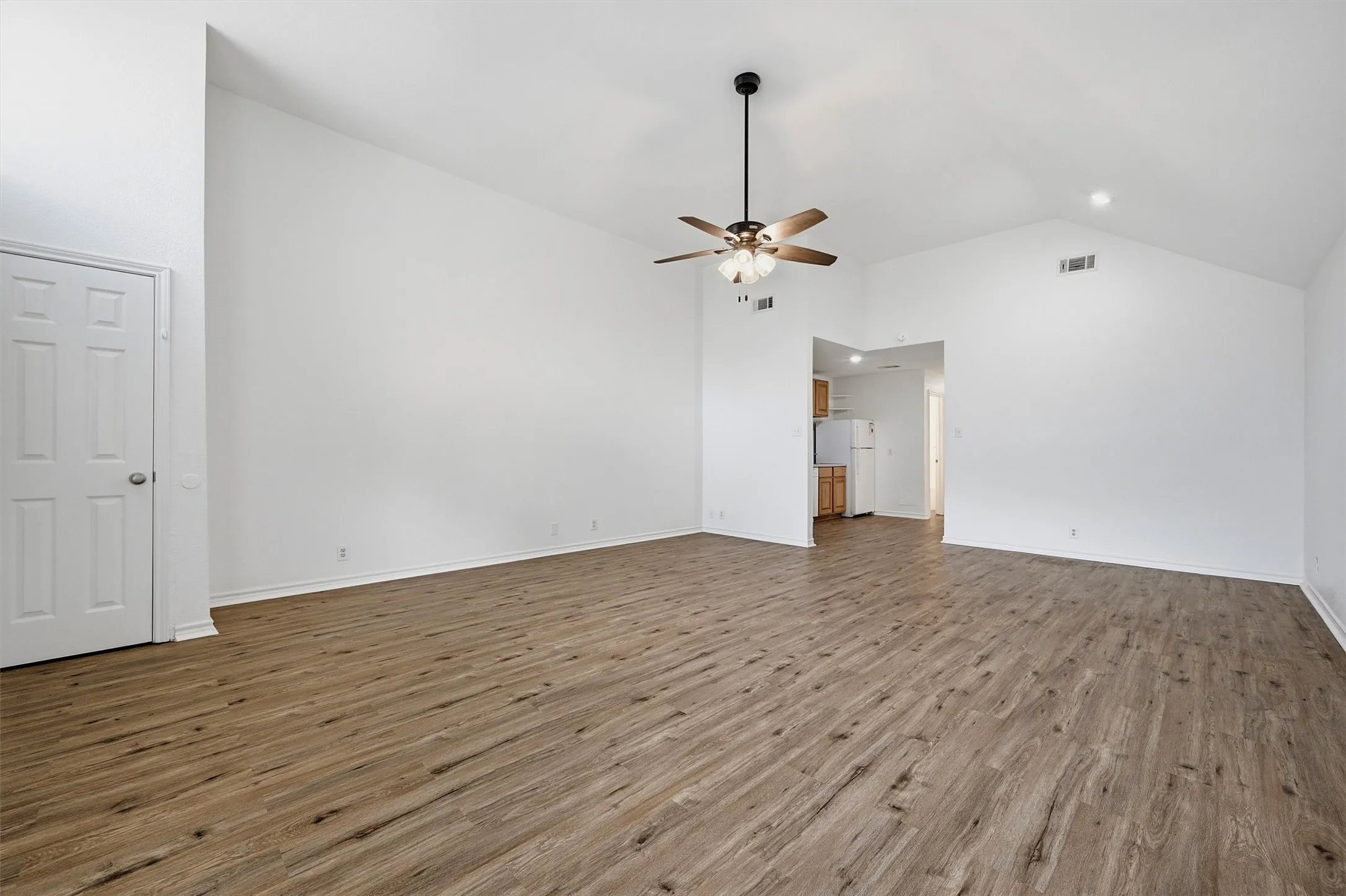Duplex For Rent in Grayson County , 906 W Houston Street, Sherman, Texas 75092, 3 Bedroom, 2 Bathroom, 1 Garage spaces, 1,216 Sqft, built in 1998, mls#21297849, Real Estate Agent in Sherman, Homes For Rent in Grayson county, Homes For Rent in Sherman, Realtor in Sherman Texas, Real Estate Brokerage Independent Realty Texas, Luminita Cordes Realtor