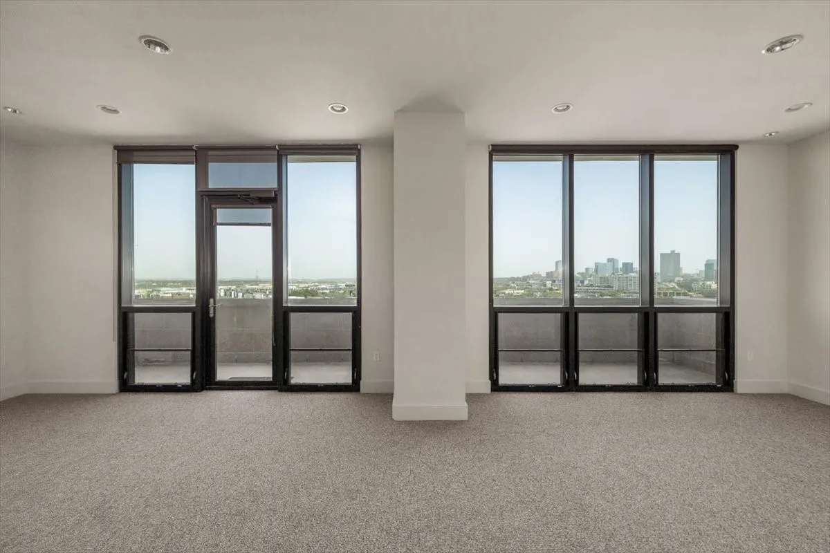 Condominium For Sale in Tarrant County , 3100 W 7th Street 719, Fort Worth, Texas 76107, 2 Bedroom, 2 Bathroom, 2 Garage spaces, 1,365 Sqft, built in 2008, mls#21297489, Real Estate Agent in Fort Worth, Homes For Sale in Tarrant county, Homes For Sale in Fort Worth, Realtor in Fort Worth Texas, Real Estate Brokerage Independent Realty Texas, Luminita Cordes Realtor