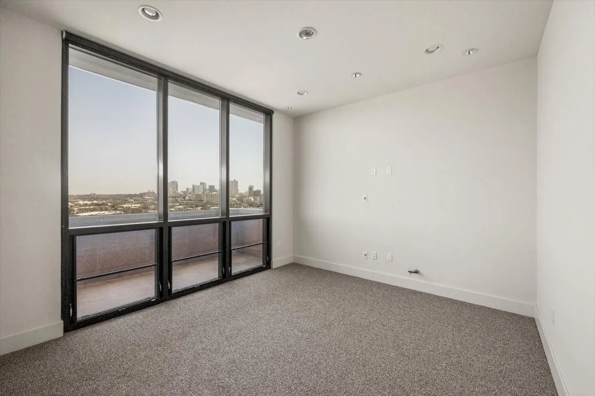 Condominium For Sale in Tarrant County , 3100 W 7th Street 719, Fort Worth, Texas 76107, 2 Bedroom, 2 Bathroom, 2 Garage spaces, 1,365 Sqft, built in 2008, mls#21297489, Real Estate Agent in Fort Worth, Homes For Sale in Tarrant county, Homes For Sale in Fort Worth, Realtor in Fort Worth Texas, Real Estate Brokerage Independent Realty Texas, Luminita Cordes Realtor